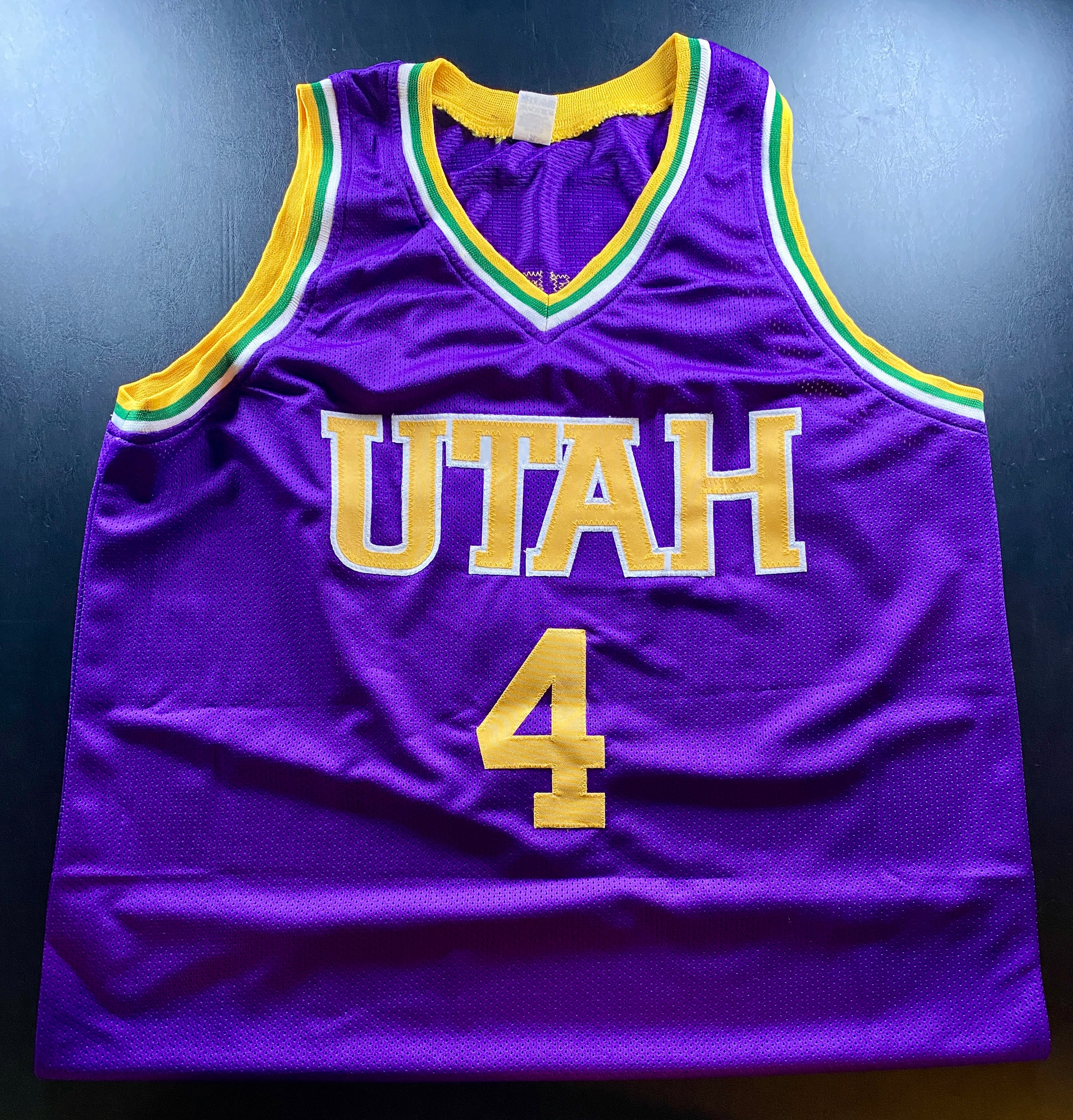 Adrian Dantley Signed Jersey With JSA COA (WB880357) (Jazz)