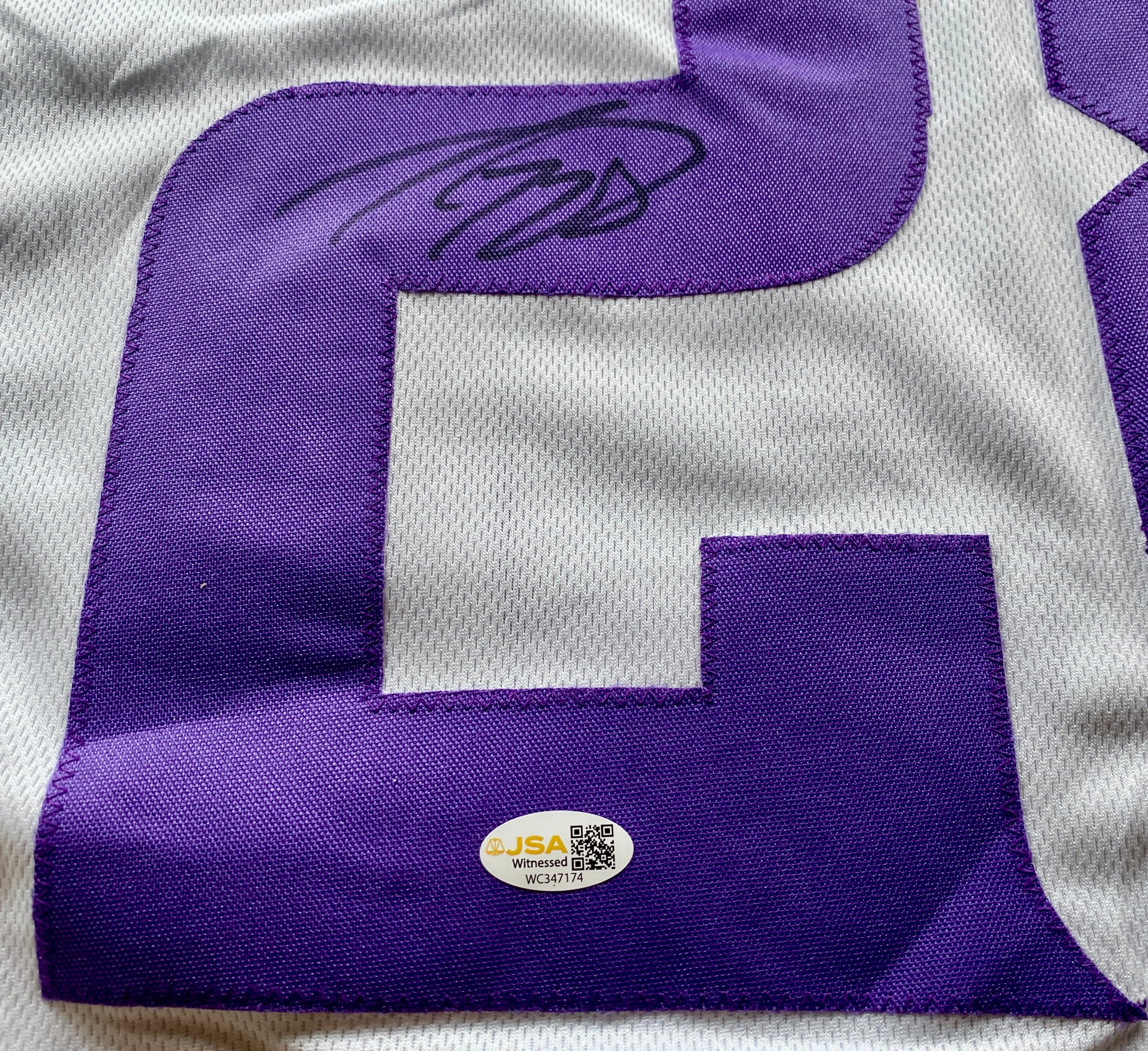 Adrian Peterson Signed Jersey With JSA COA (WC347174) (Vikings)