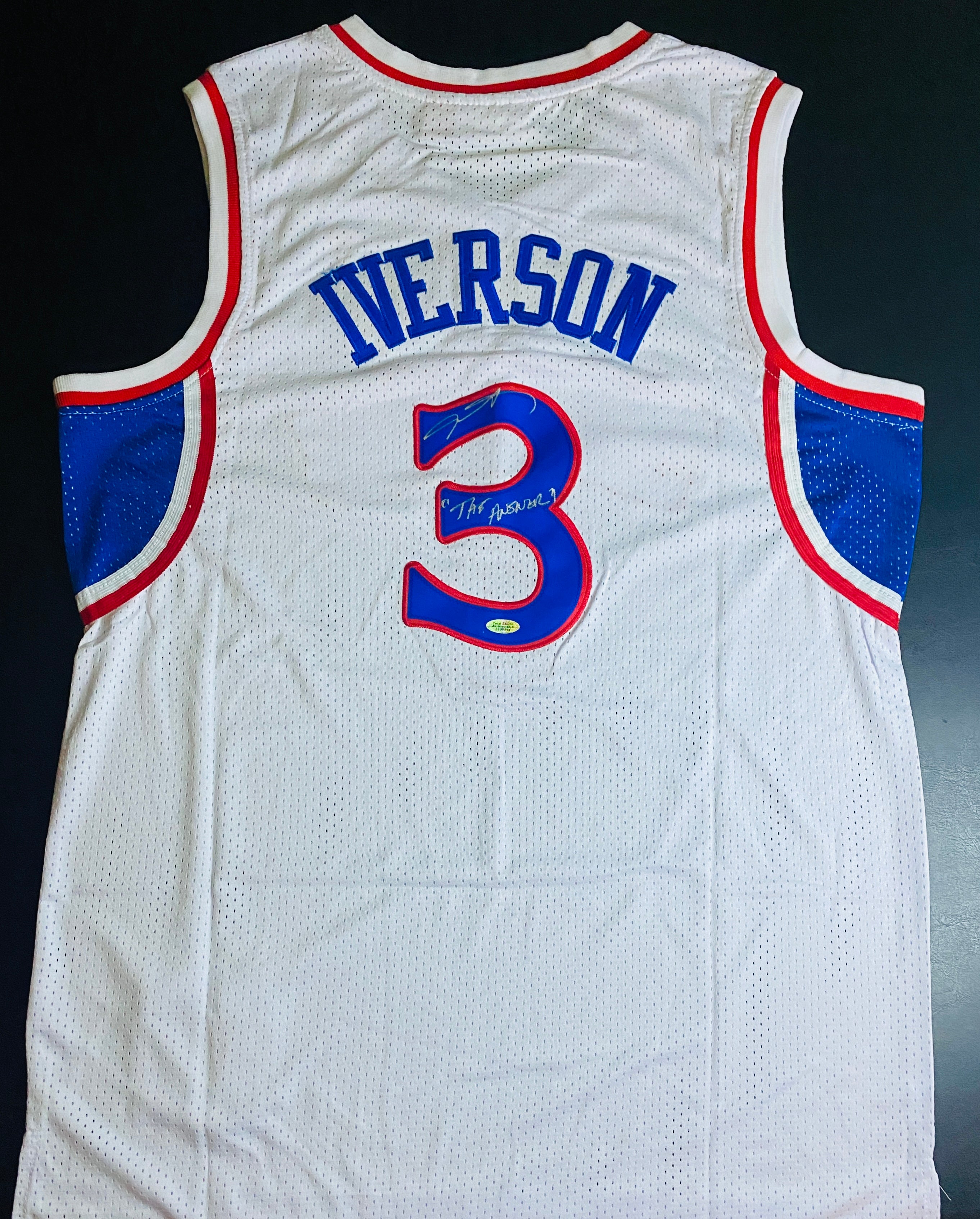Allen Iverson Signed Jersey With COA (3200544) (Sixers)