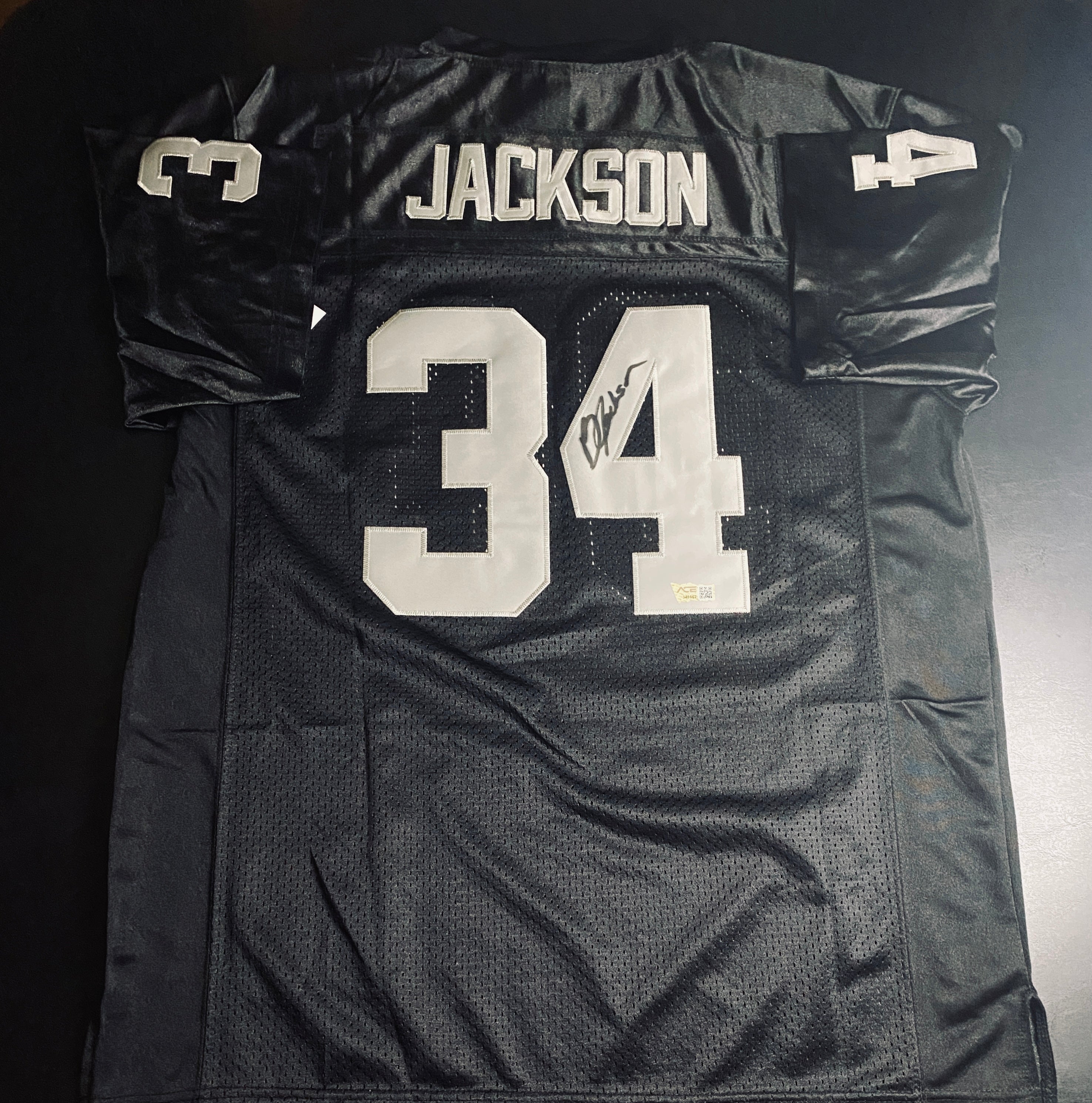 Bo Jackson Signed Jersey With COA (340562) (Raiders)