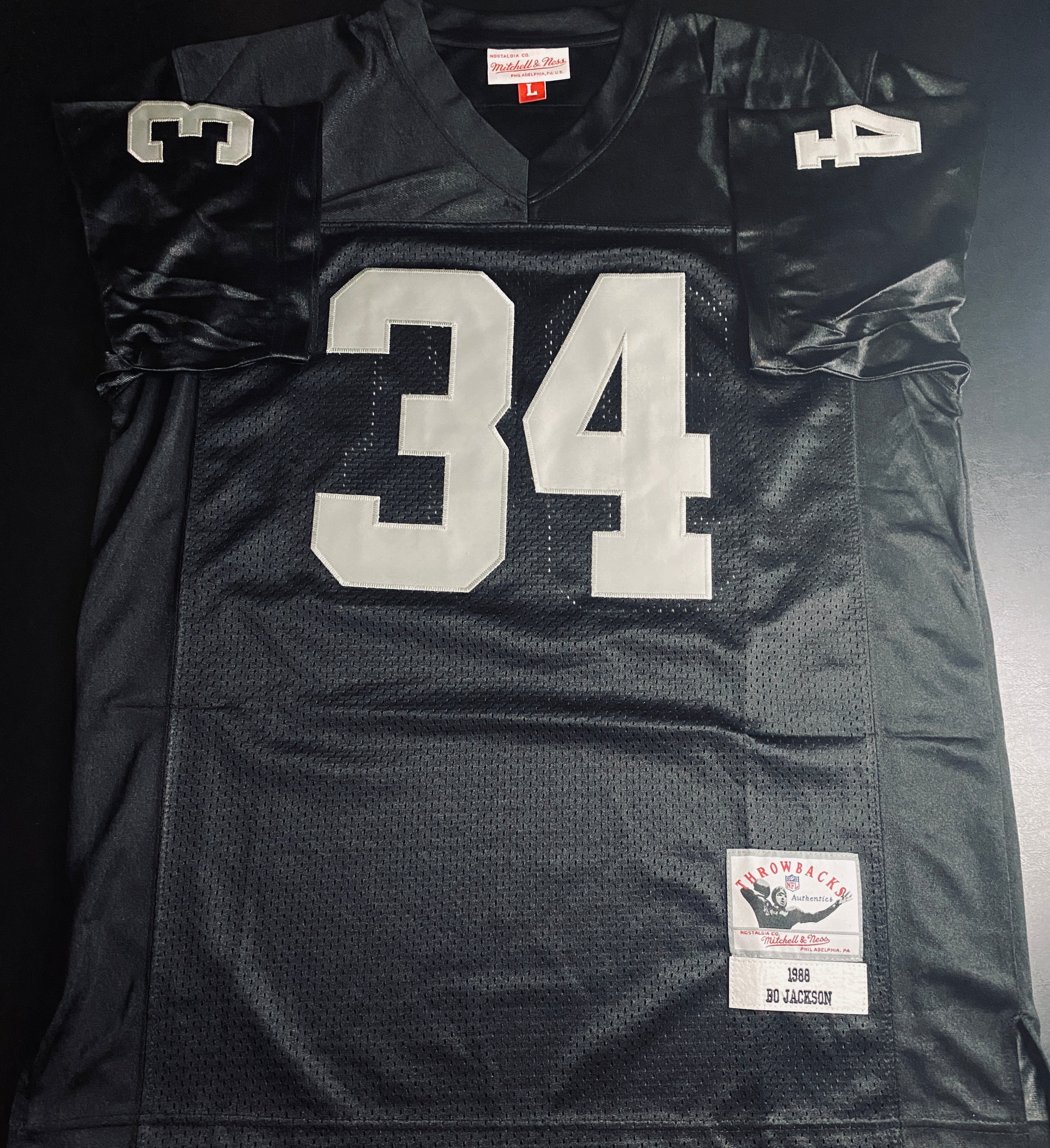 Bo Jackson Signed Jersey With COA (340562) (Raiders)