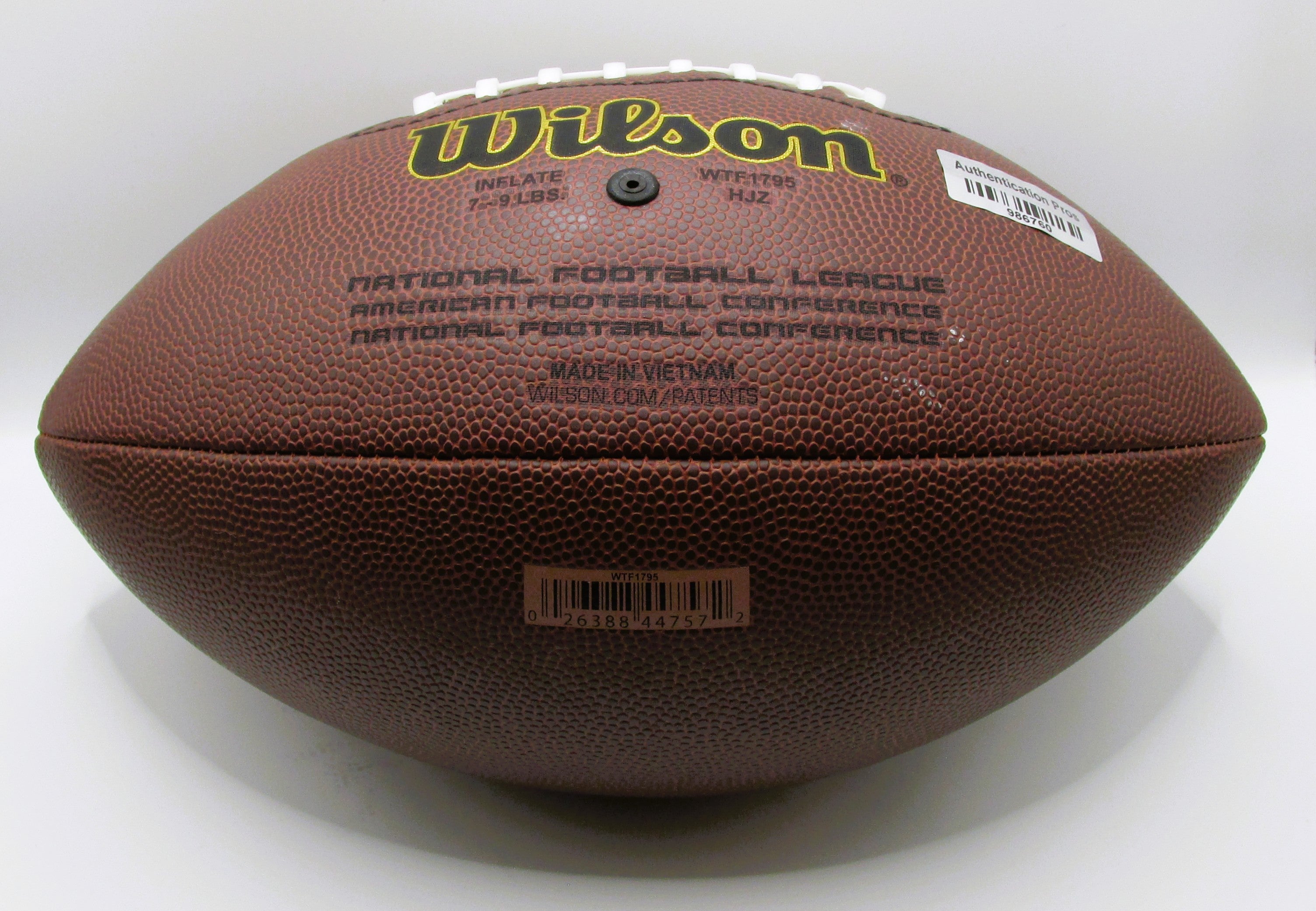 Brett Favre Signed Football With COA (986760) (Packers)