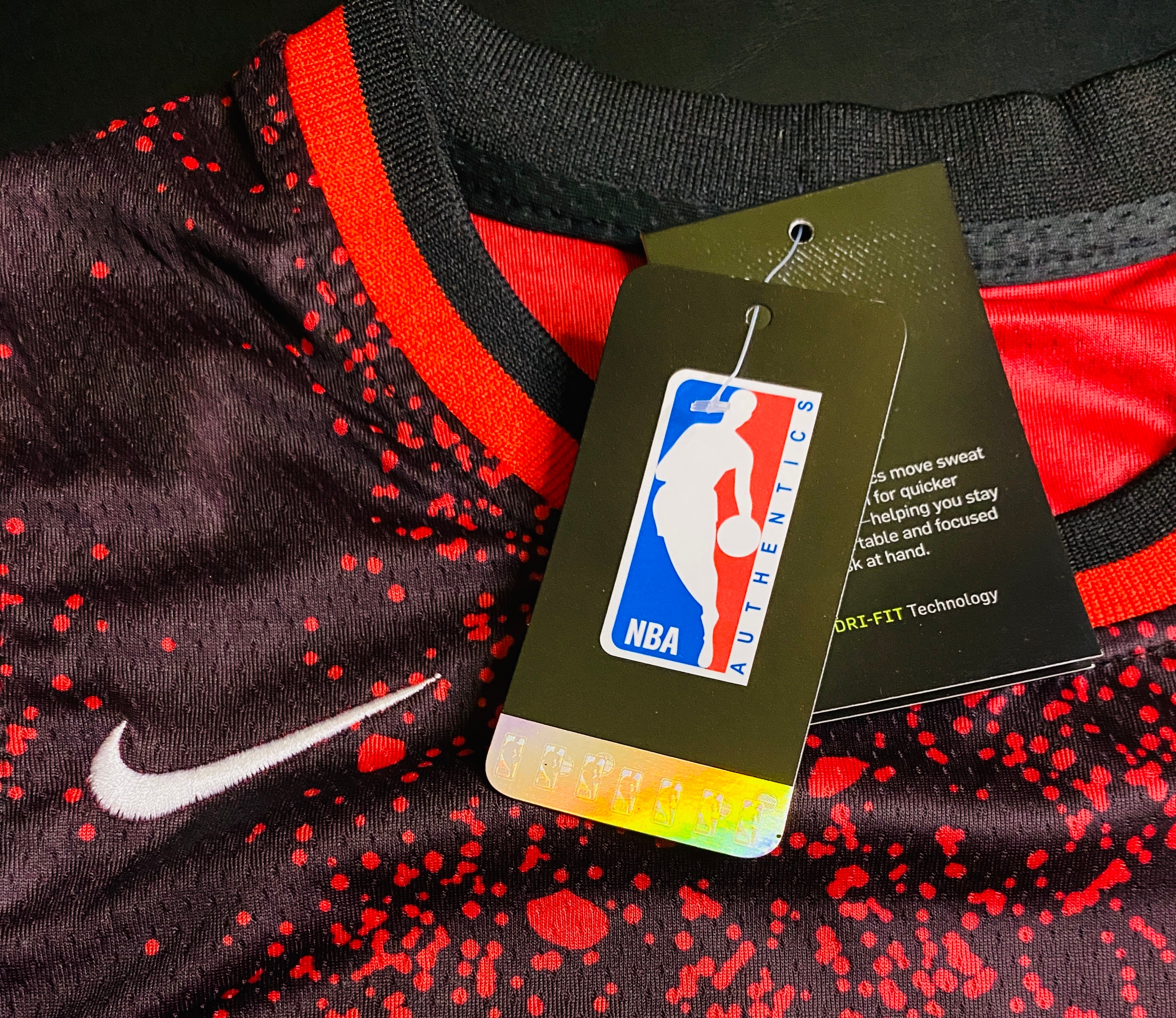 Caitlin Clark Signed Jersey With COA (2371466) (Fever)