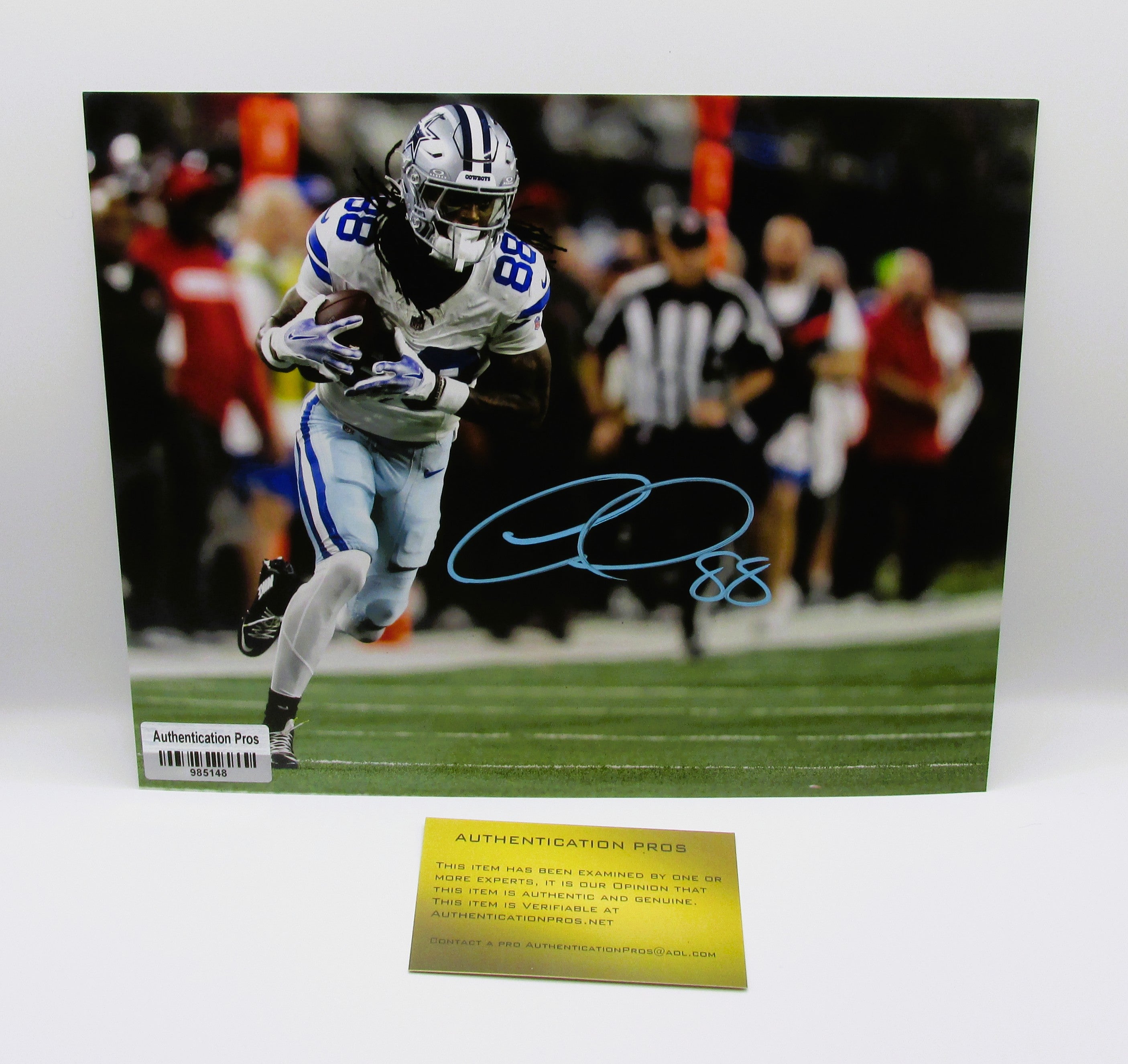 CeeDee Lamb Signed 8x10 Photo With COA (985148) (Cowboys)