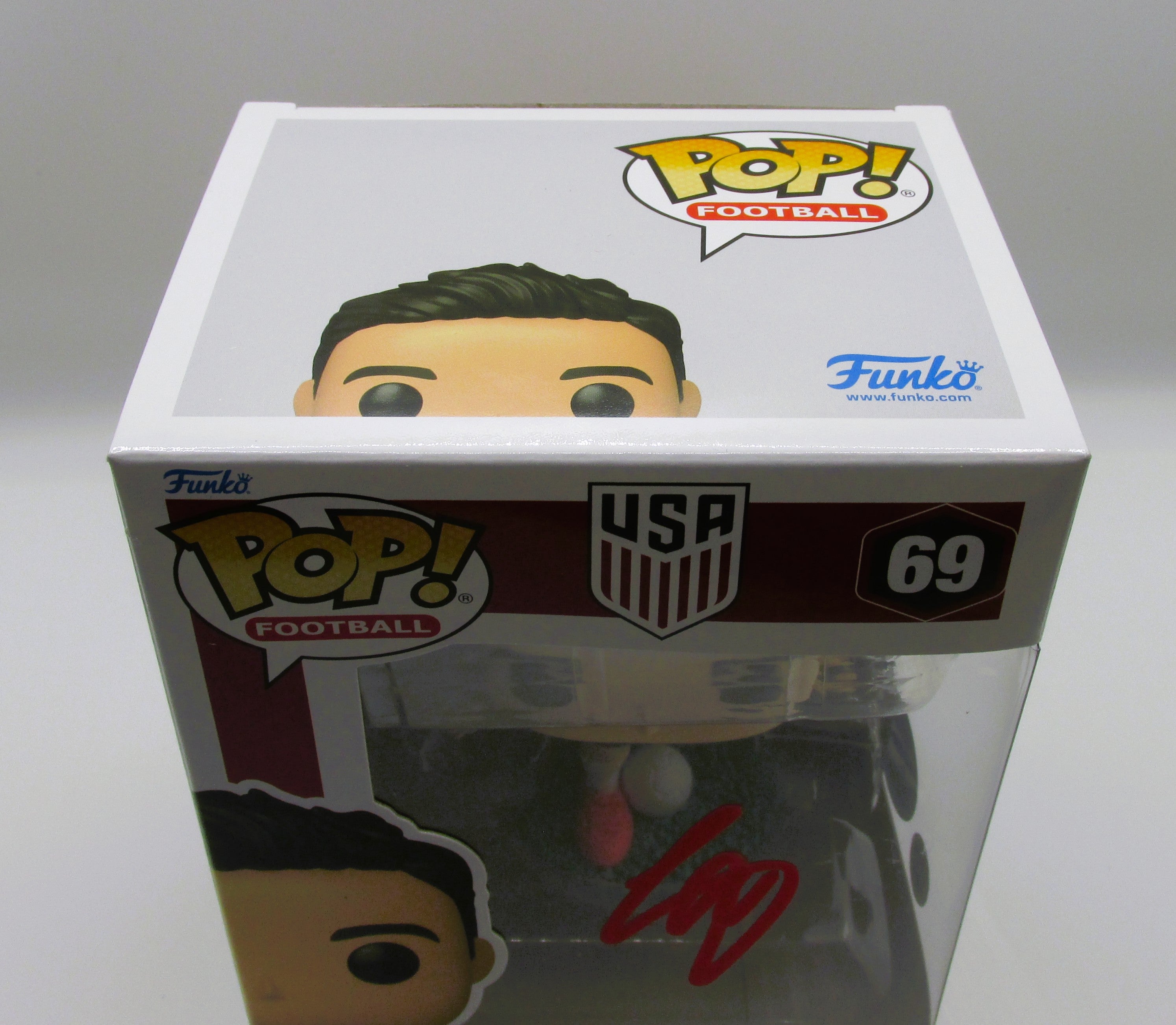 Christian Pulisic Signed Funko In Case With COA (PC483396) (Team USA)