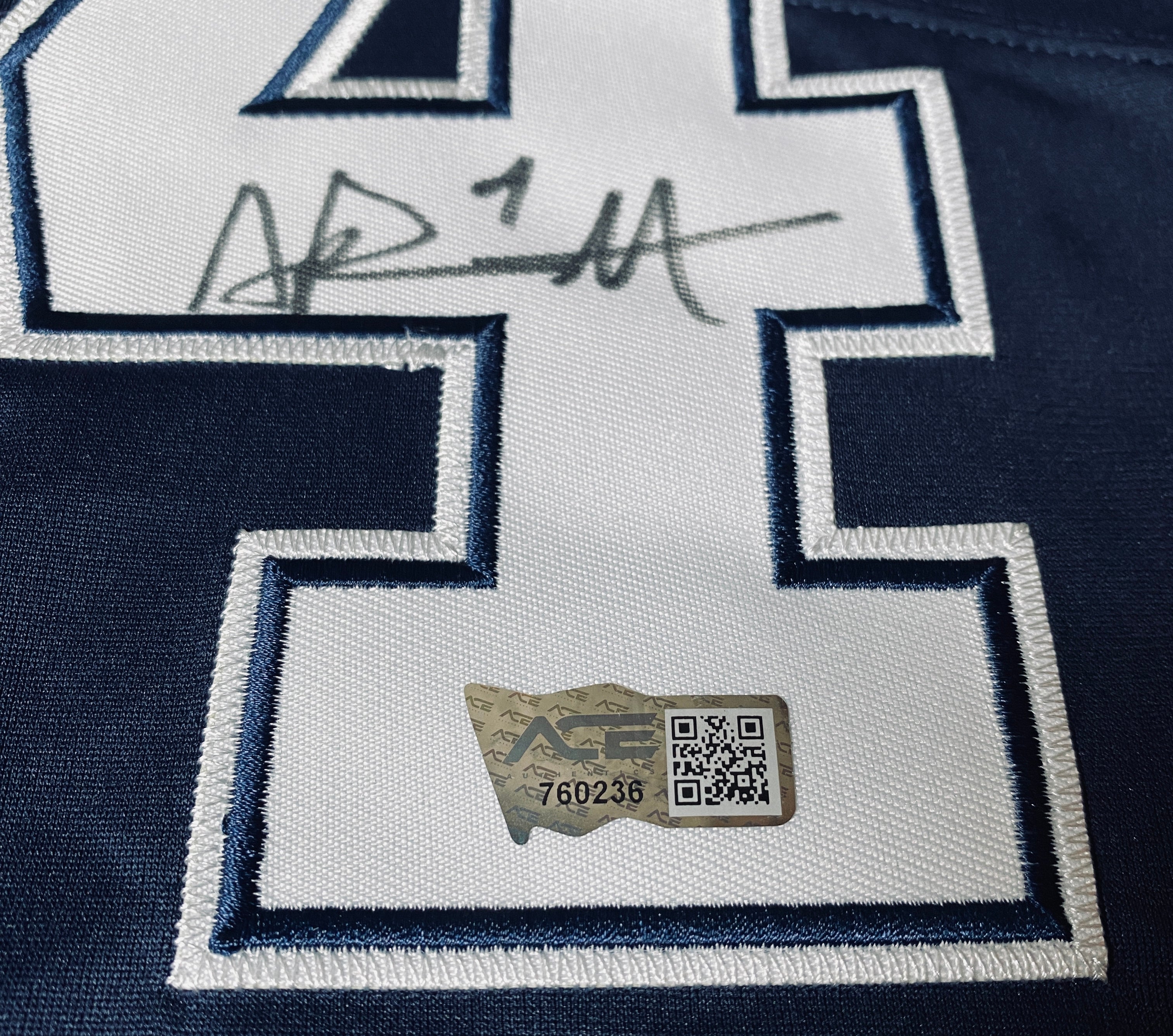 Dak Prescott Signed Jersey With COA (760236) (Cowboys)