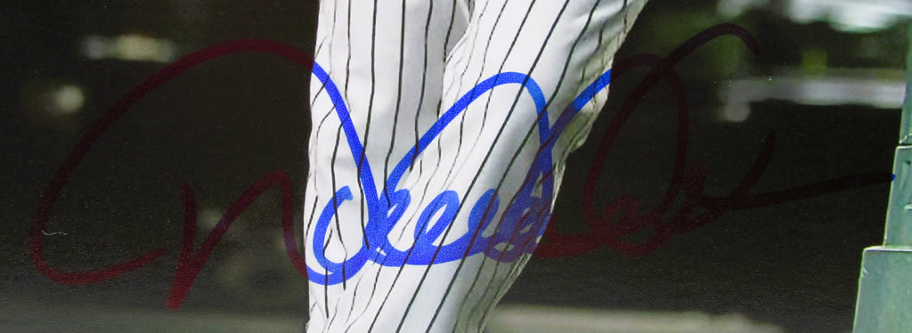 Derek Jeter Signed 8x10 Photo With COA (PC484741) (Yankees)