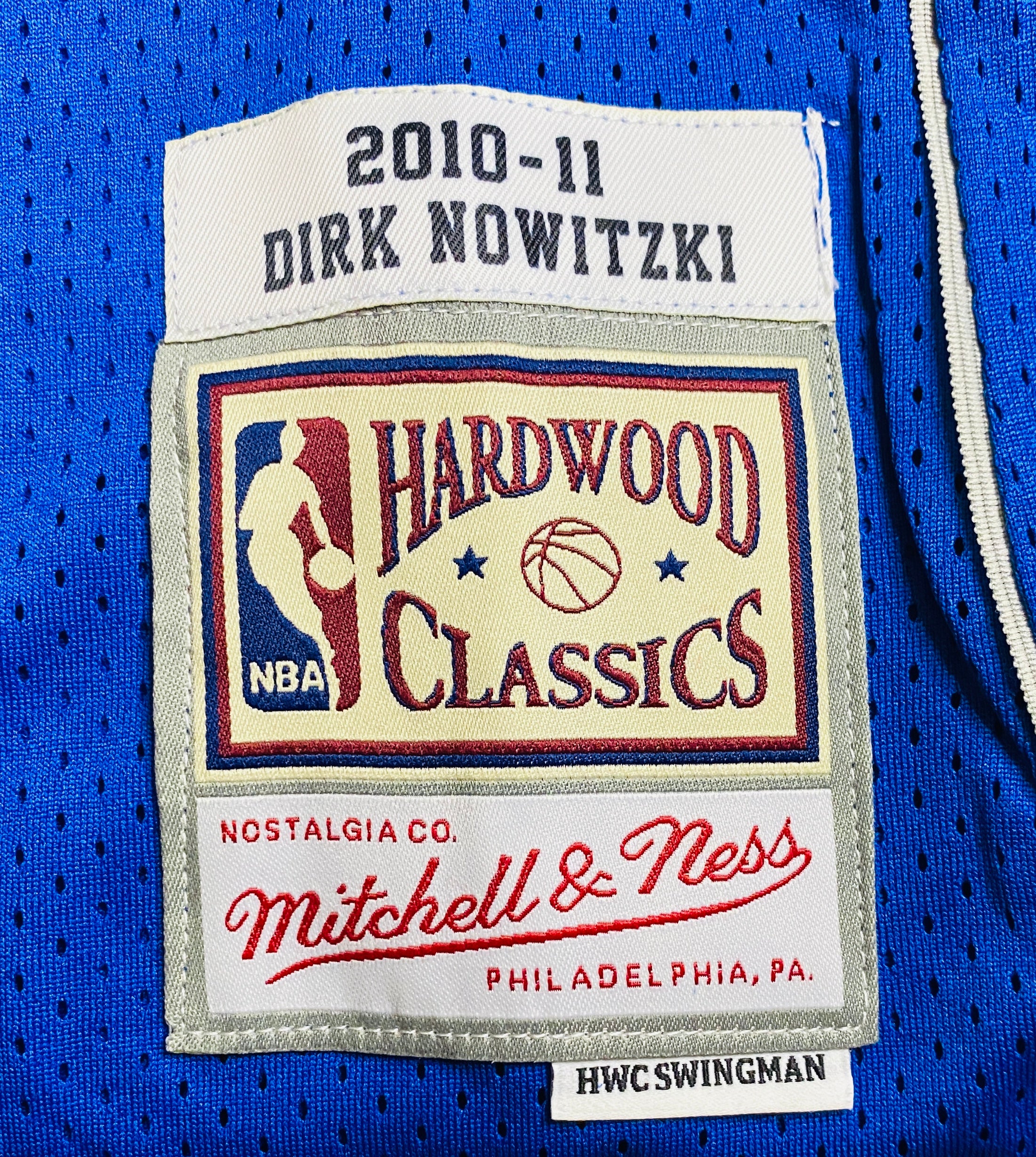 Dirk Nowitzki Signed Jersey With COA (3202422) (Mavericks)
