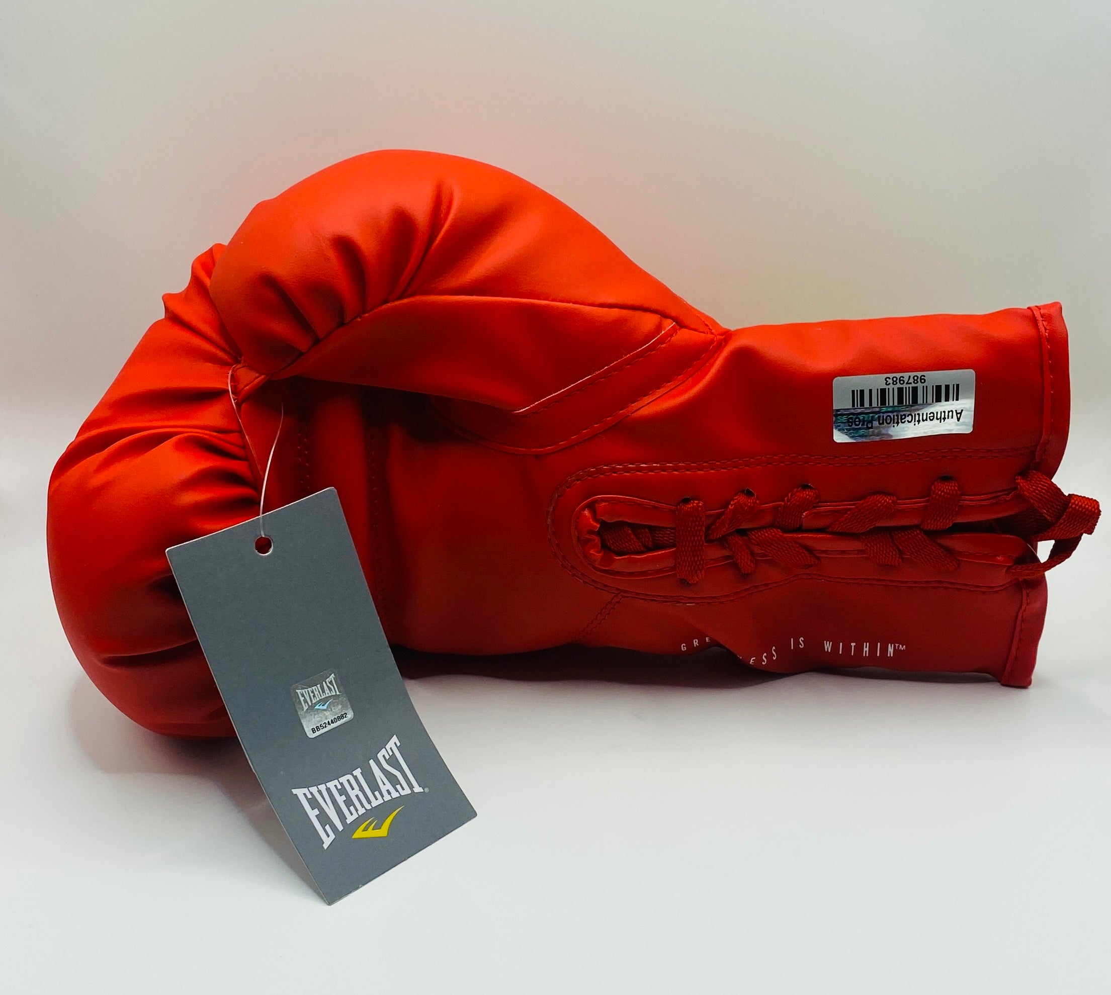 Donald Trump Signed Boxing Glove With COA (987983) (President)
