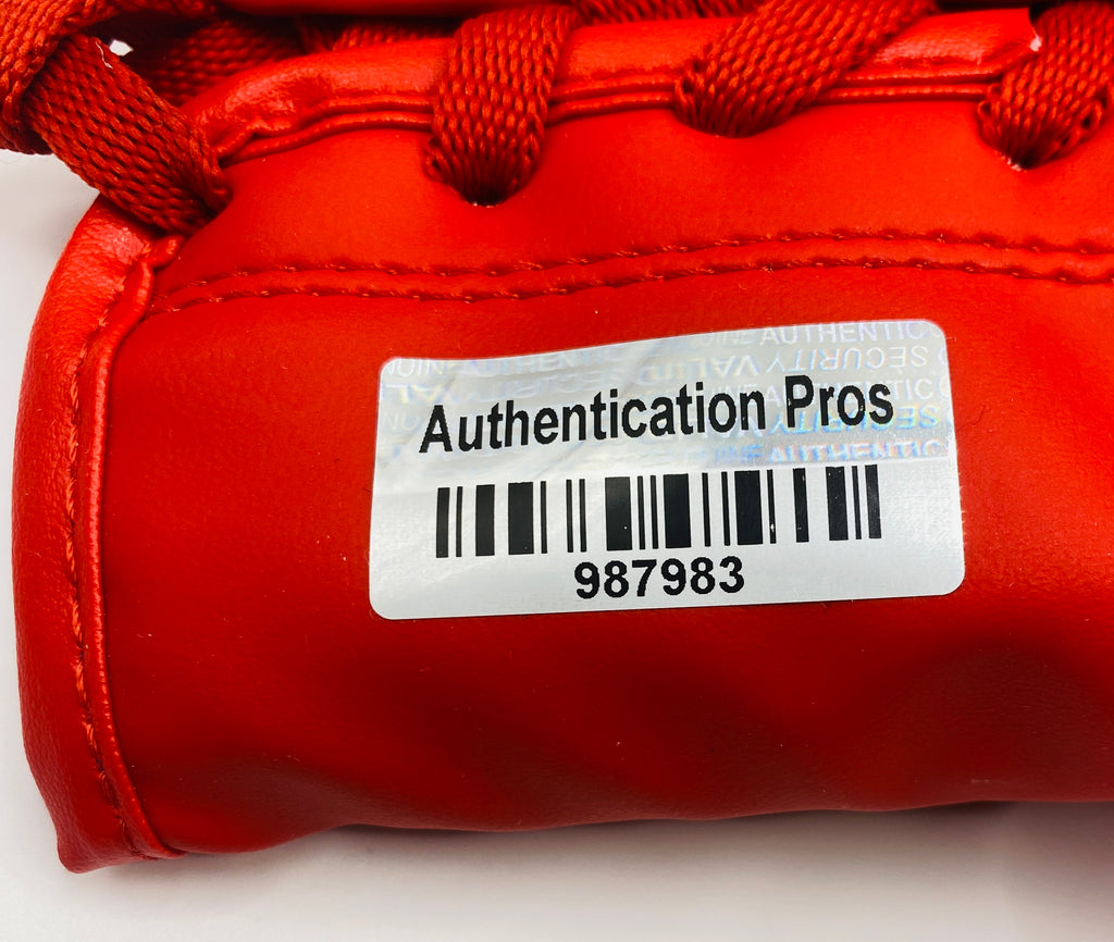 Donald Trump Signed Boxing Glove With COA (987983) (President)