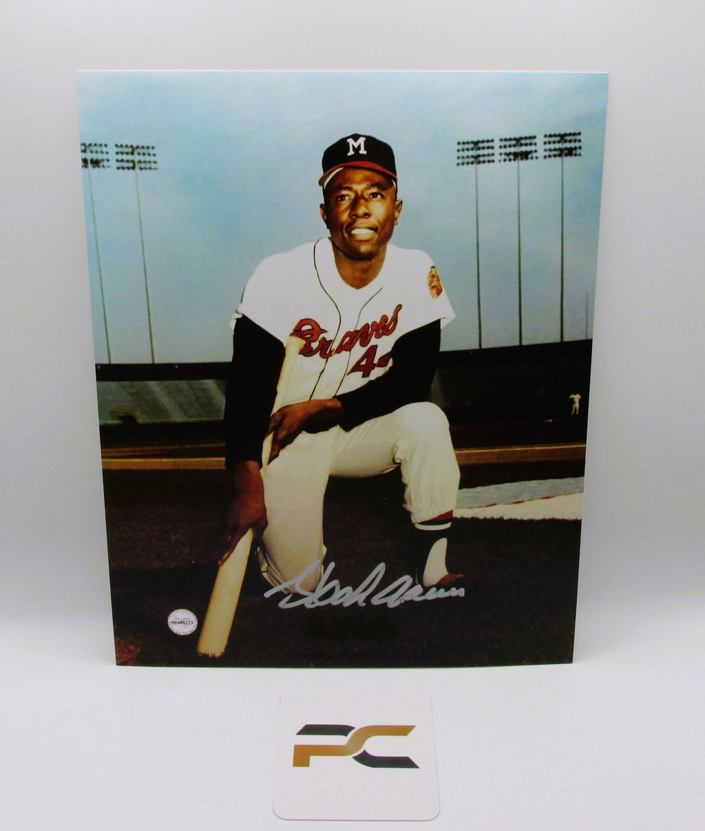 Hank Aaron Signed 8x10 Photo With COA (PC485173) (Braves)