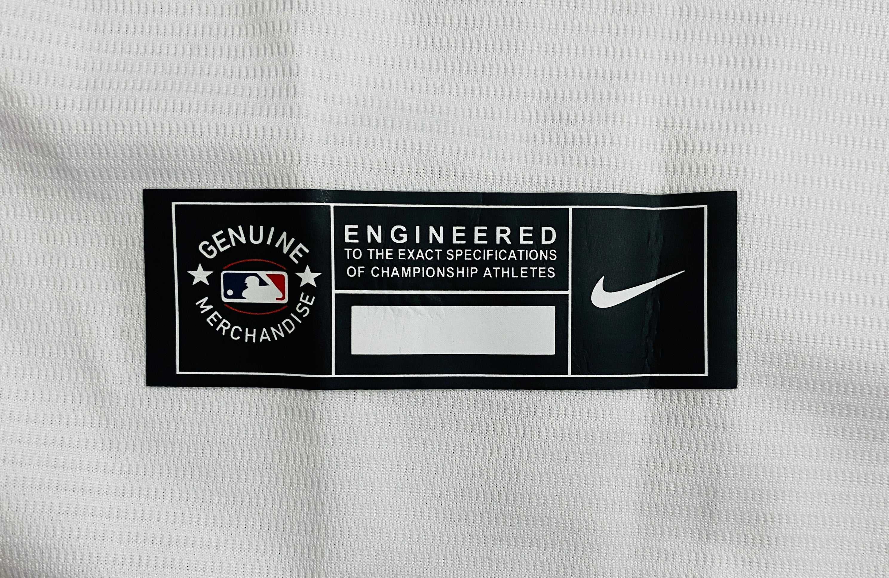 Ichiro Suzuki Signed Jersey With COA (A52880) (Mariners)