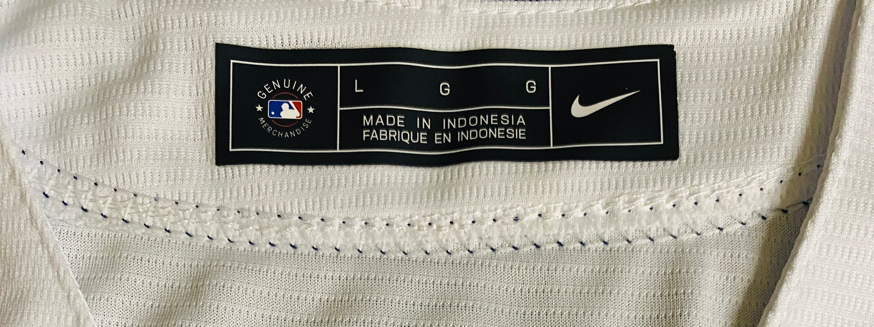 Ichiro Suzuki Signed Jersey With COA (A52880) (Mariners)