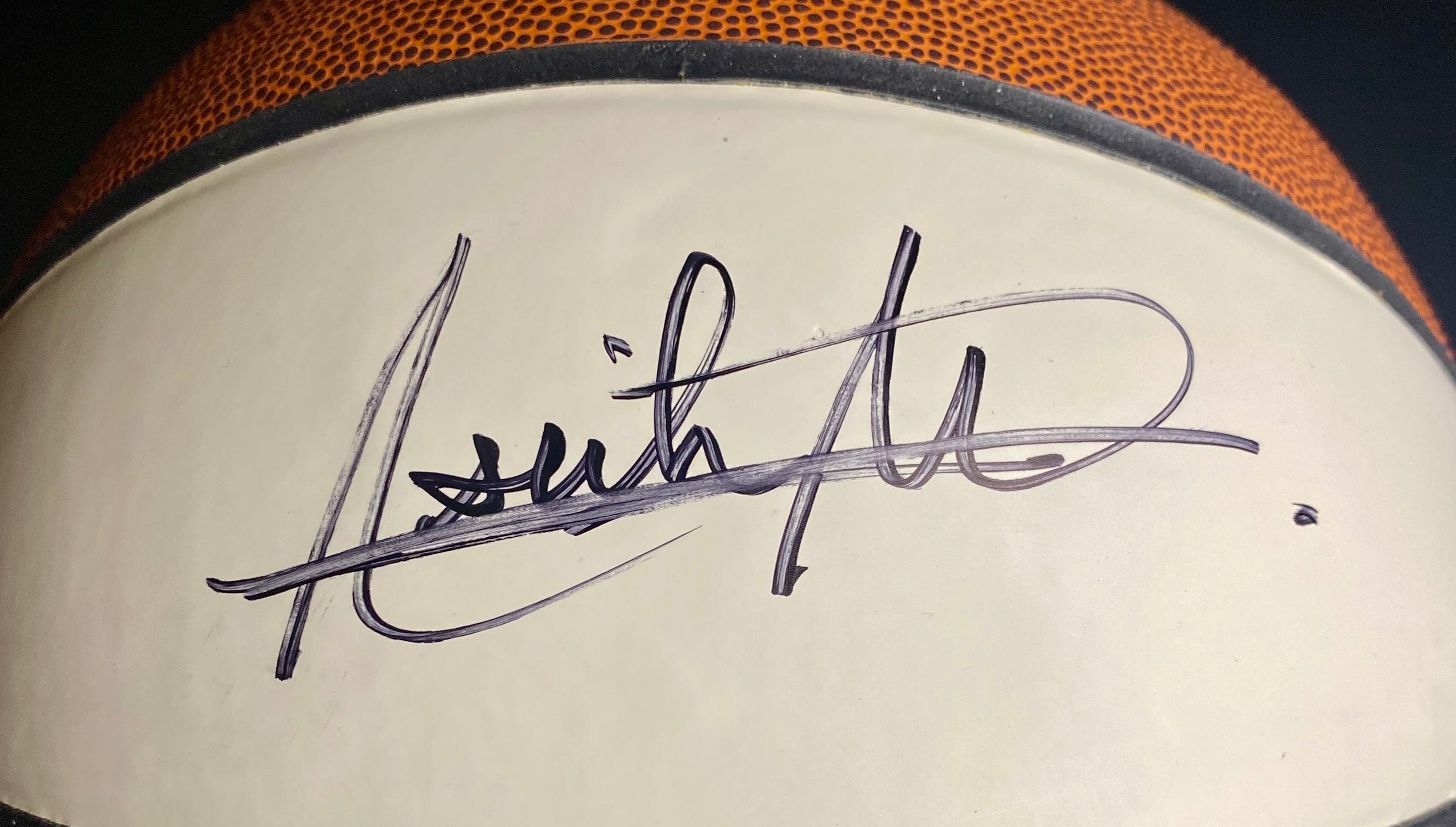 Isiah Thomas Signed Logo Basketball With COA (PC605884) (Hoosiers, Pistons)