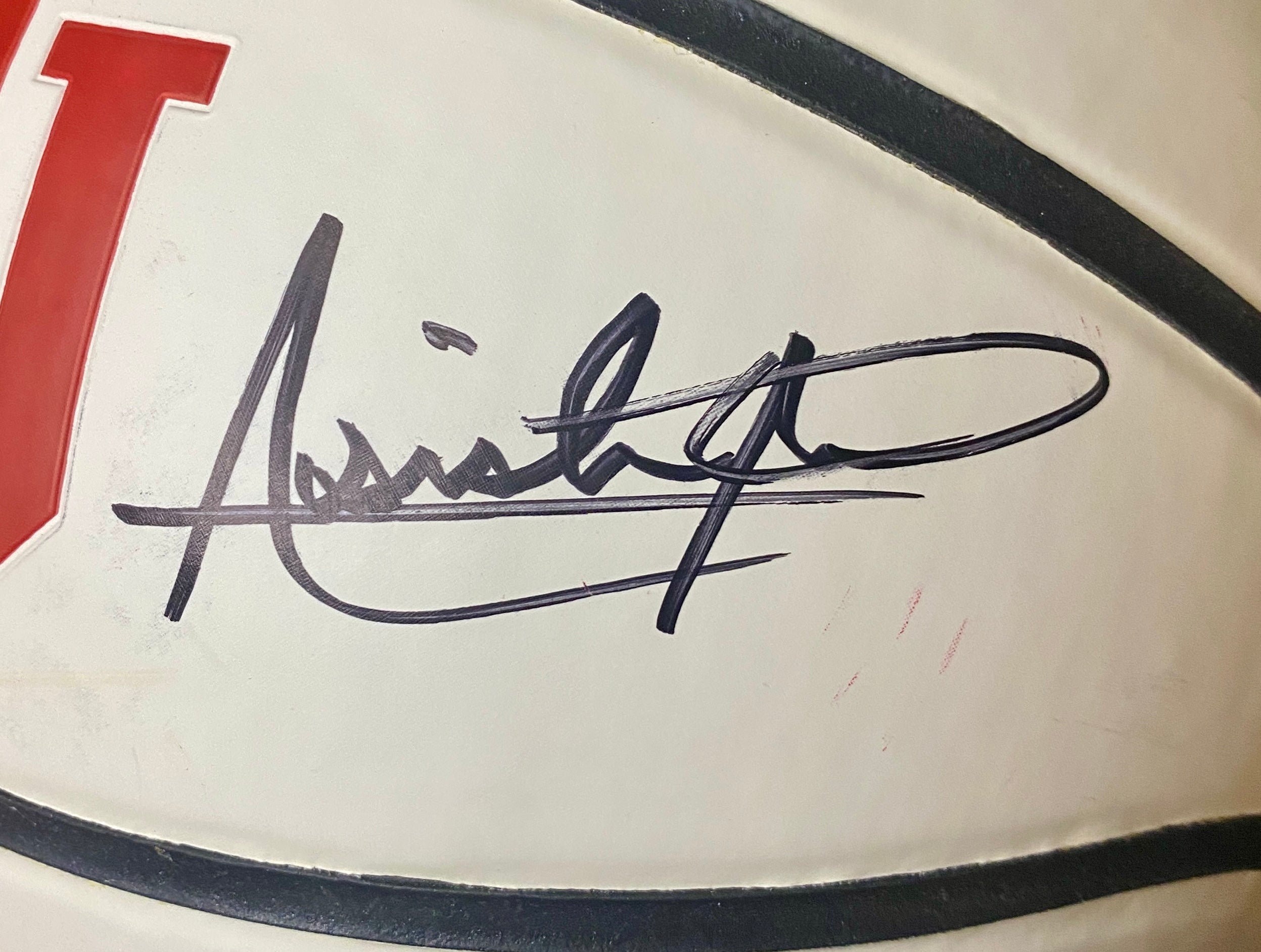 Isiah Thomas Signed Logo Basketball With COA (PC605886) (Hoosiers, Pistons)