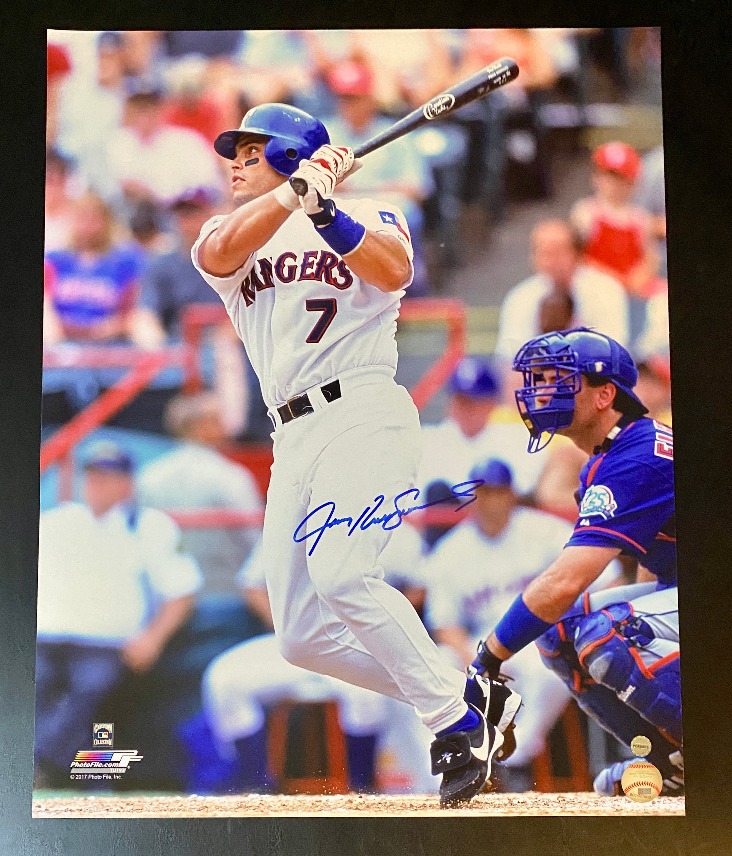 Ivan Rodriguez Signed 16x20 Photo With COA (PC488573) (Rangers)