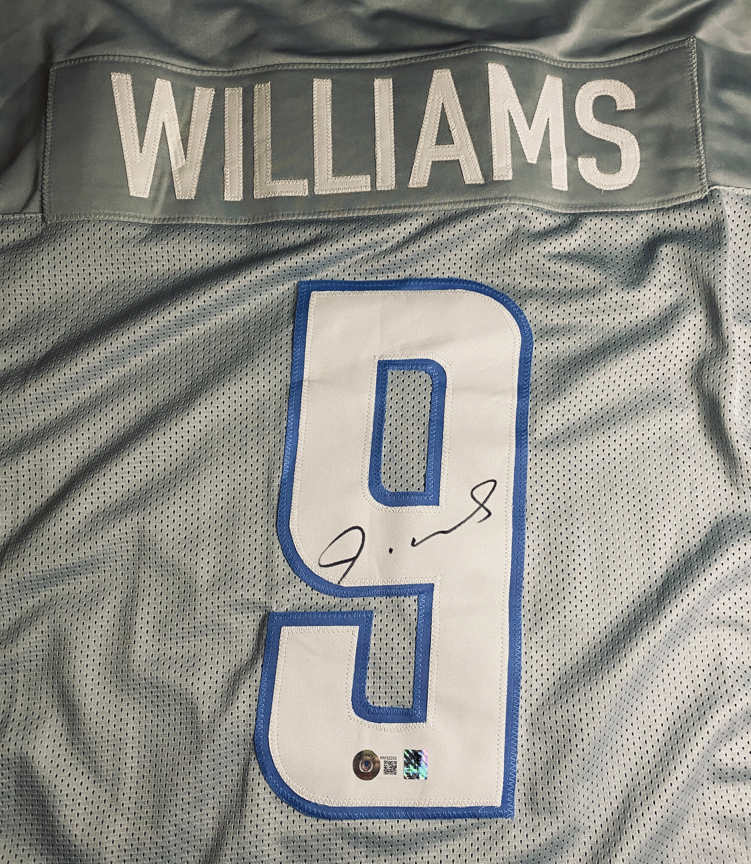 Jameson Williams Signed Authentic Jersey With COA (WV32255) (Lions)