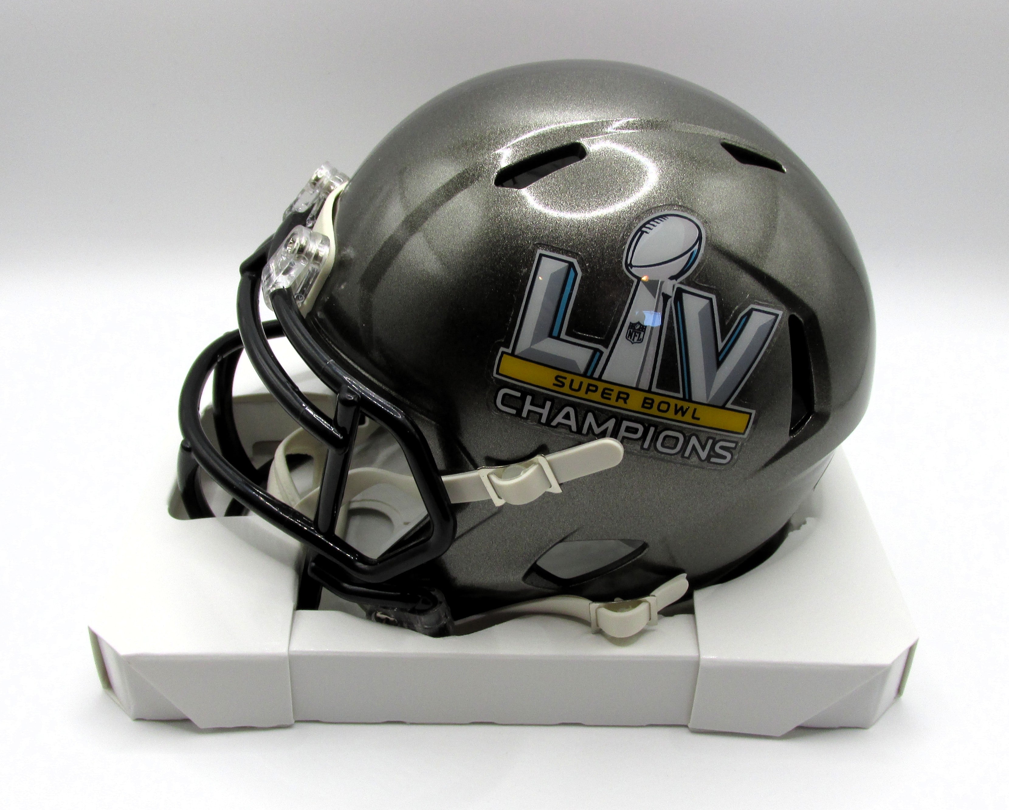 Jason Pierre-Paul Signed Mini Helmet With COA (WH95576) (Bucs)