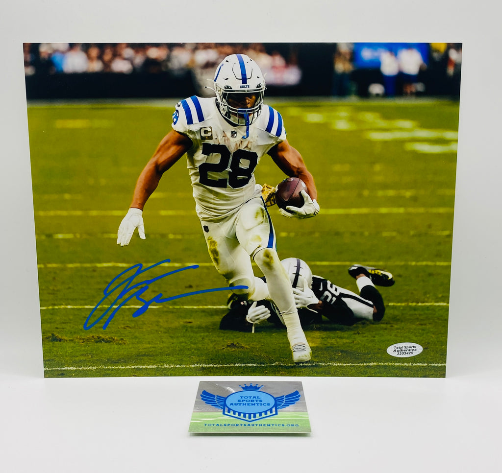 Jonathan Taylor Signed 8x10 Photo With COA (3203425) (Colts)