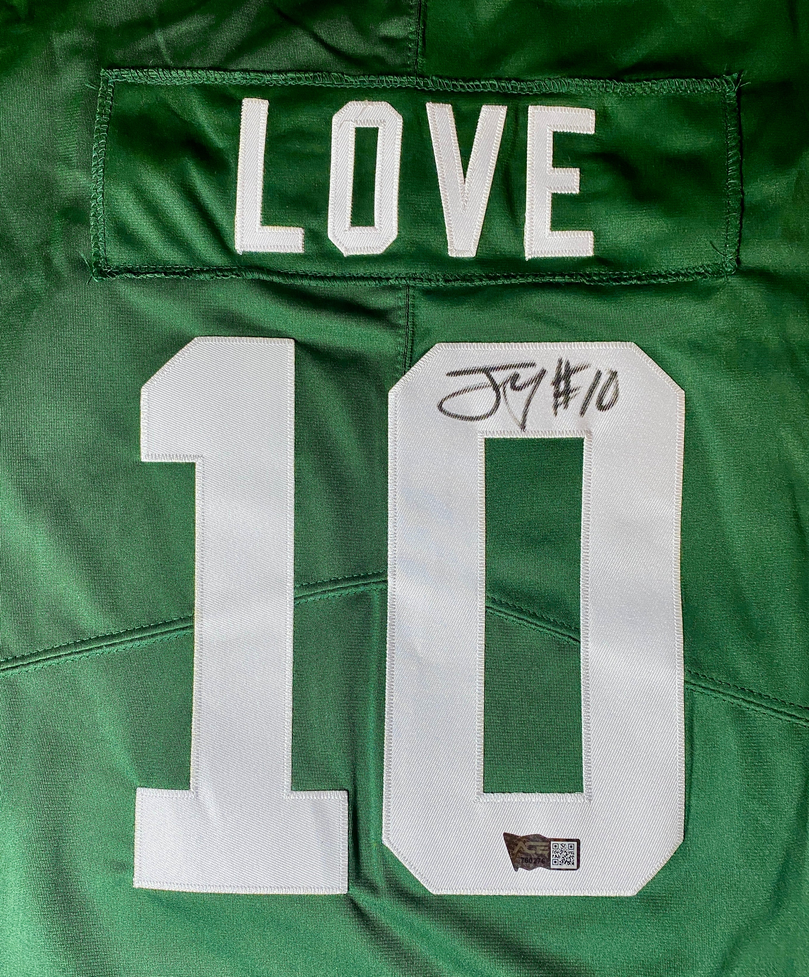 Jordan Love Signed NFL Jersey With COA (760276) (Packers)
