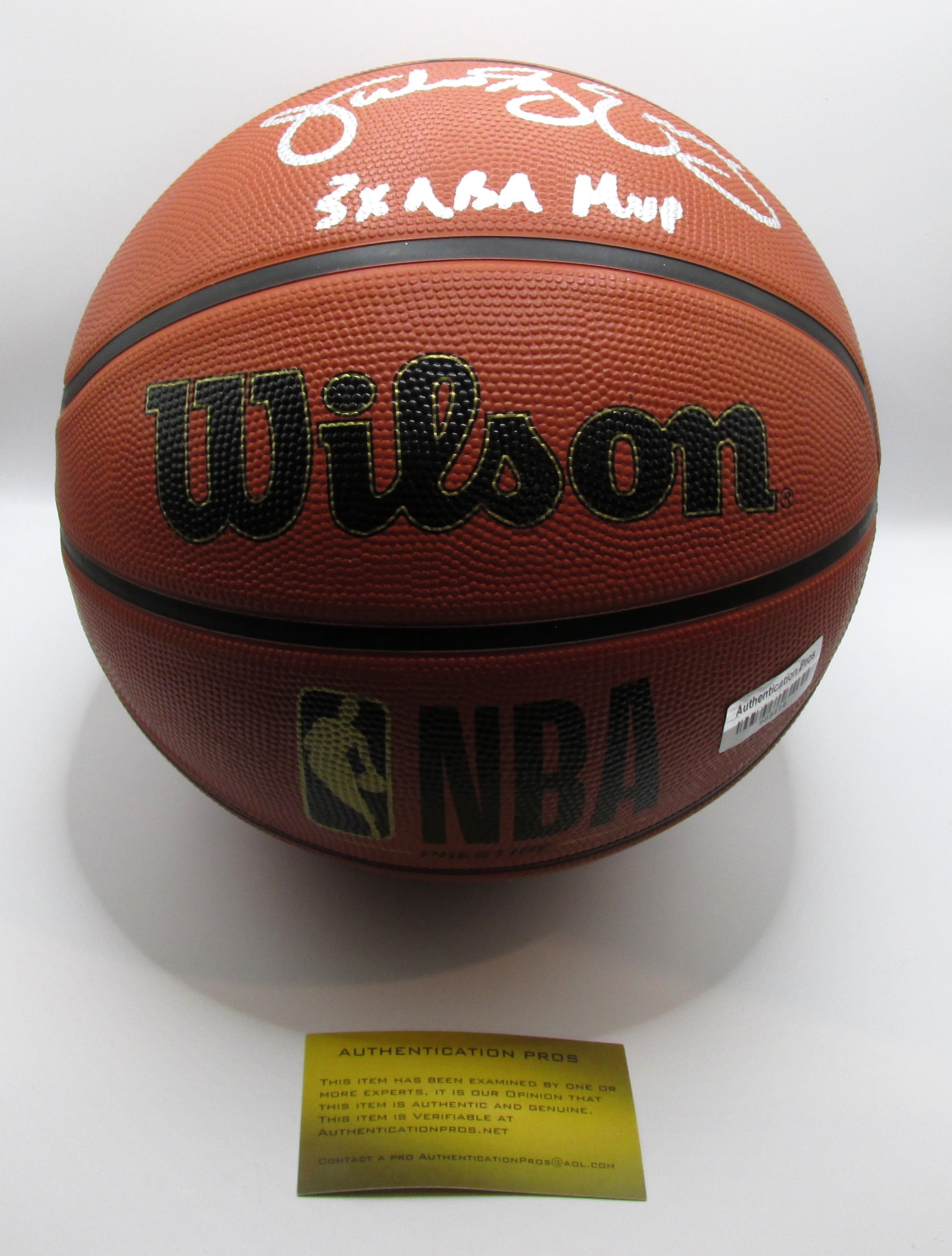 Julius Erving Signed Basketball With Inscription And COA (985414) (76ers, Squires, Nets)
