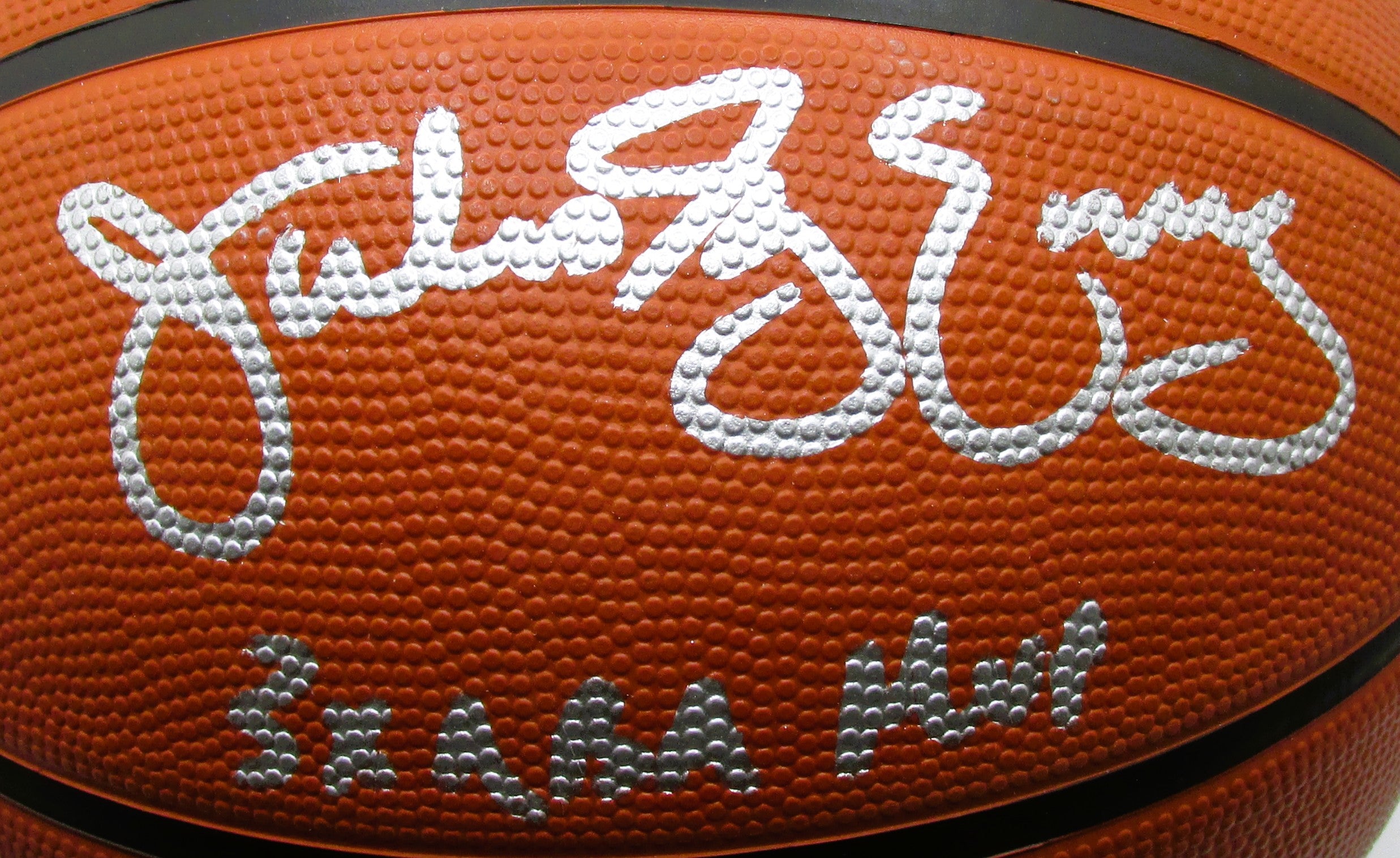 Julius Erving Signed Basketball With Inscription And COA (985414) (76ers, Squires, Nets)