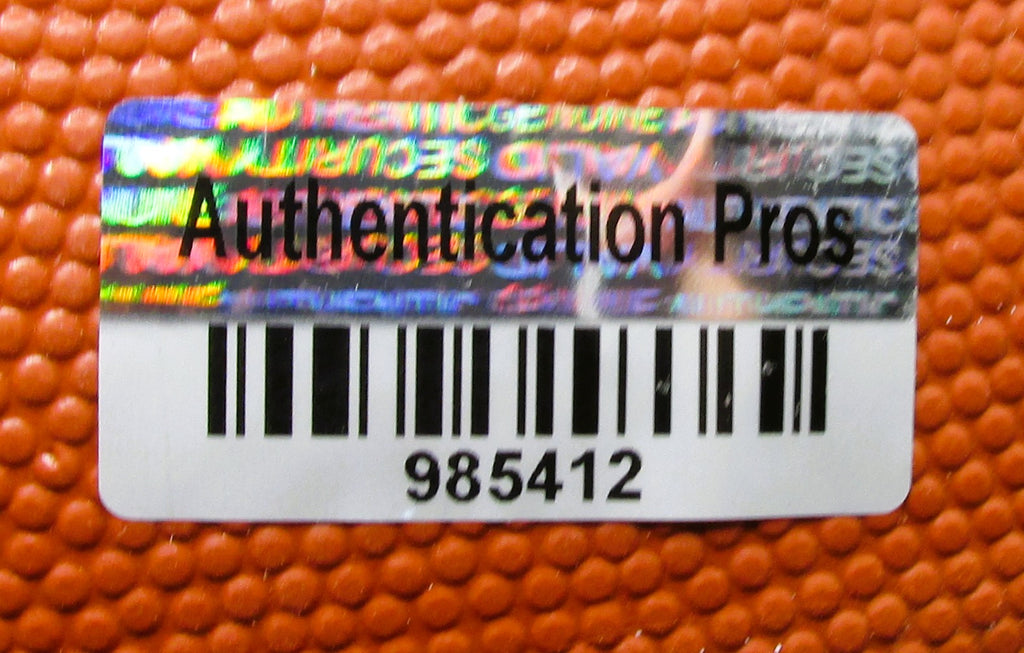 Kareem Abdul-Jabbar Signed Basketball With COA (985412) (Lakers)