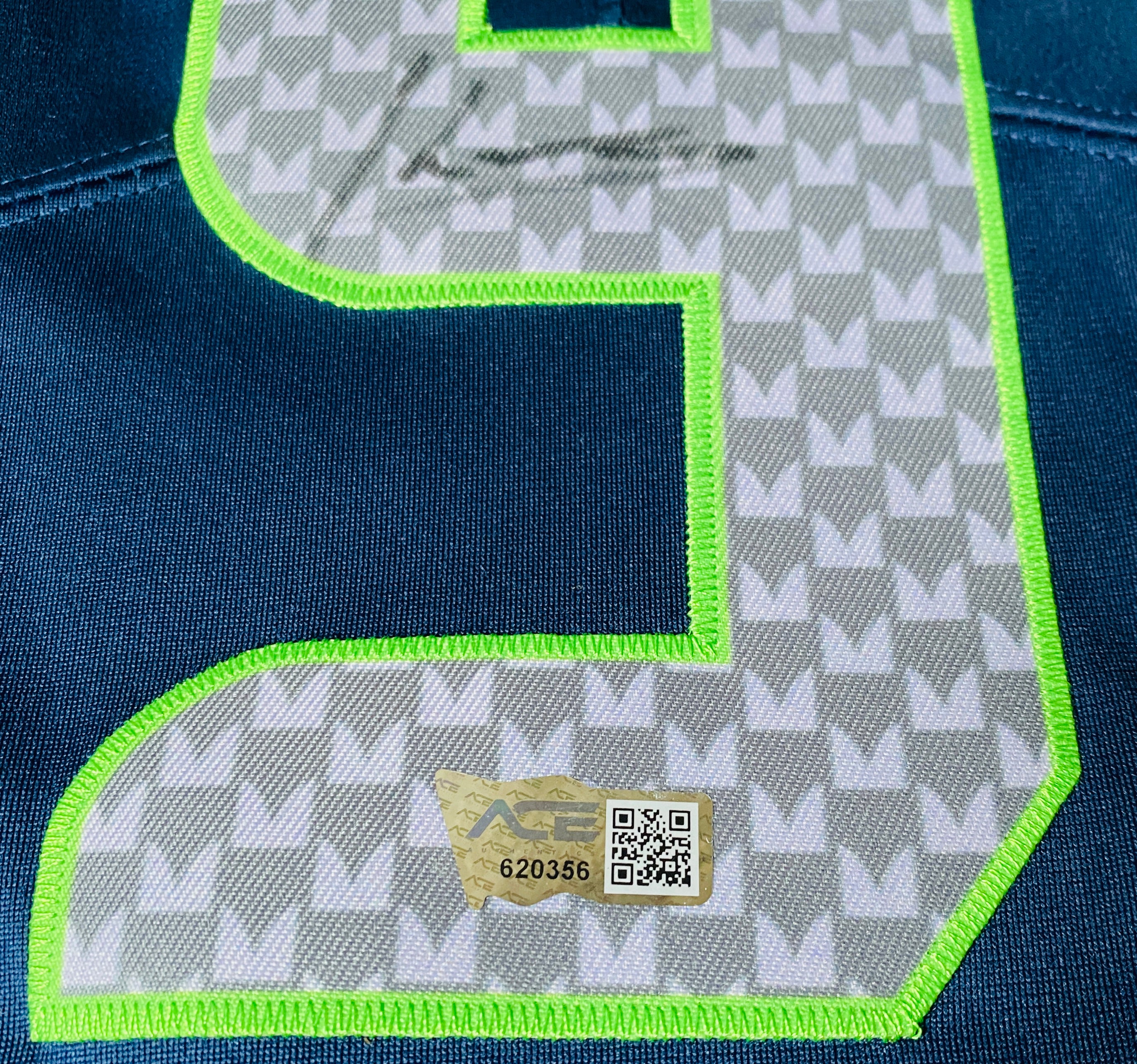 Kenneth Walker III Signed Jersey (Seahawks) - See Notes Regarding COA