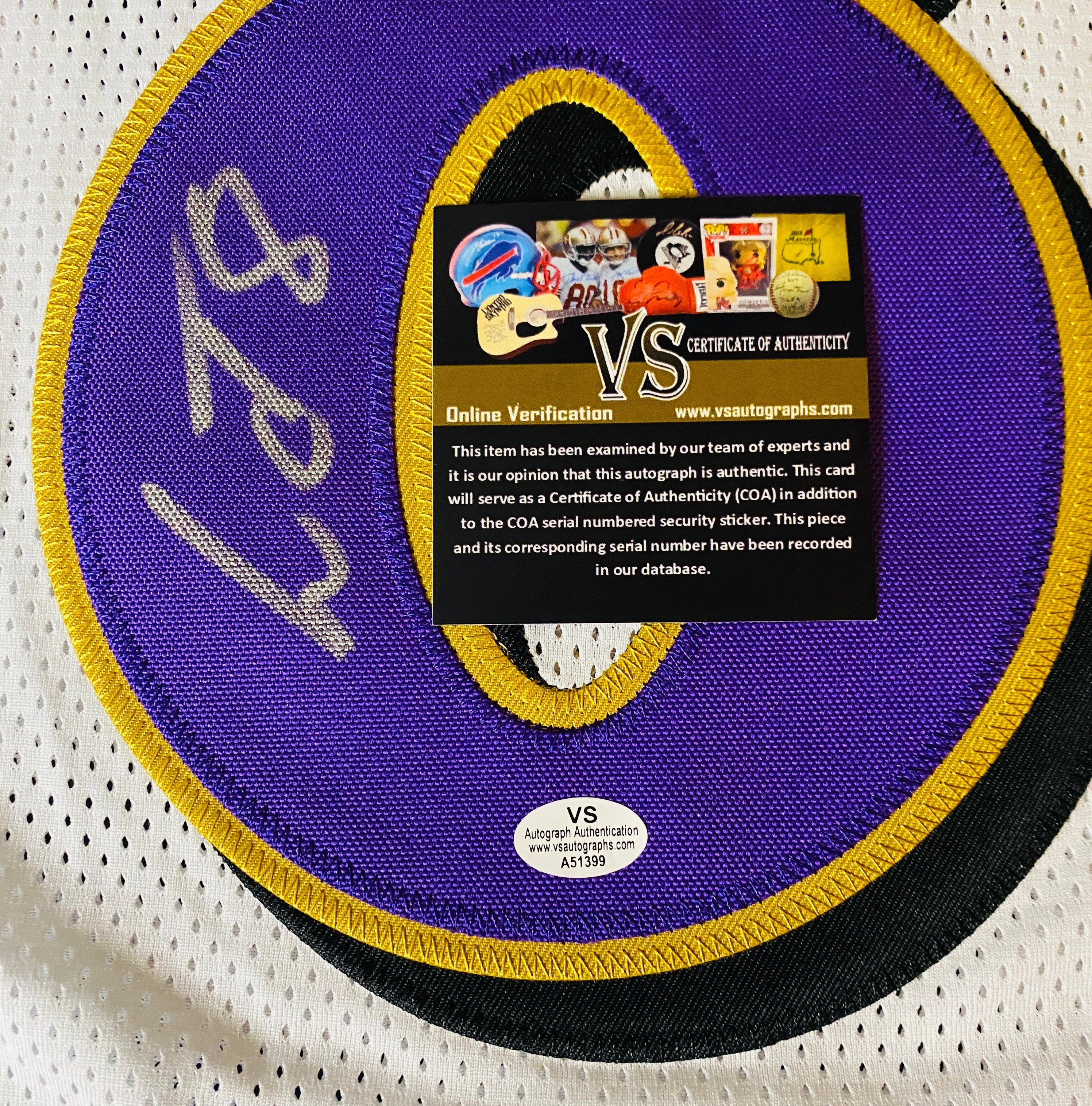 Lamar Jackson Signed Jersey With COA (A51399) (Ravens)