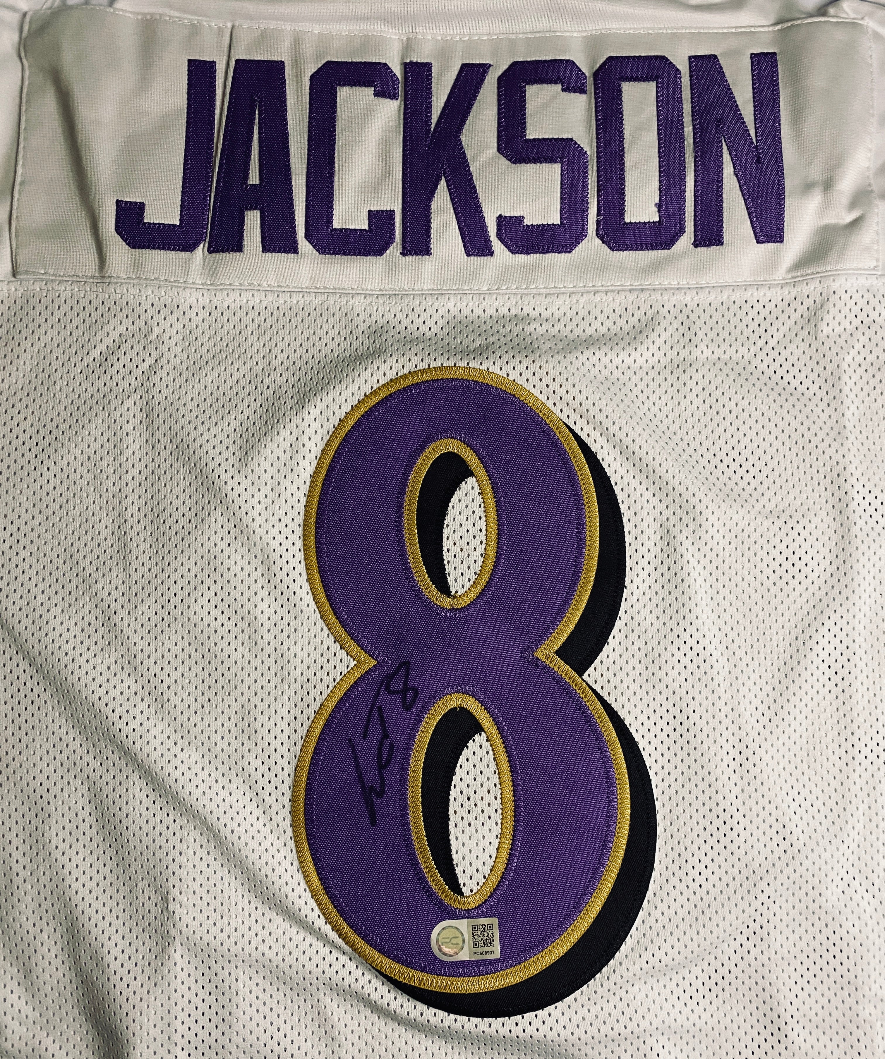 Lamar Jackson Signed Jersey With COA (PC608937) (Ravens)