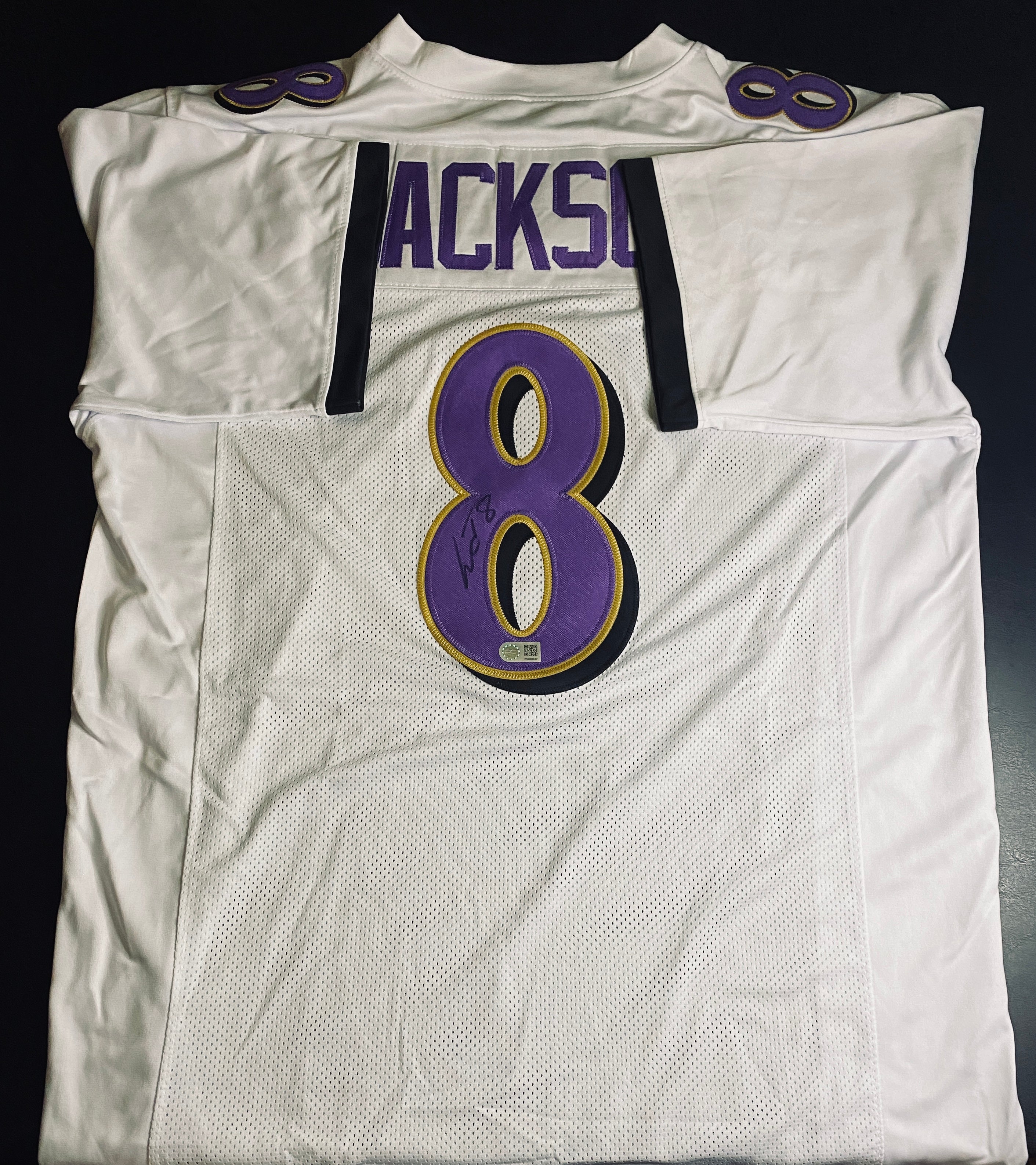 Lamar Jackson Signed Jersey With COA (PC608937) (Ravens)