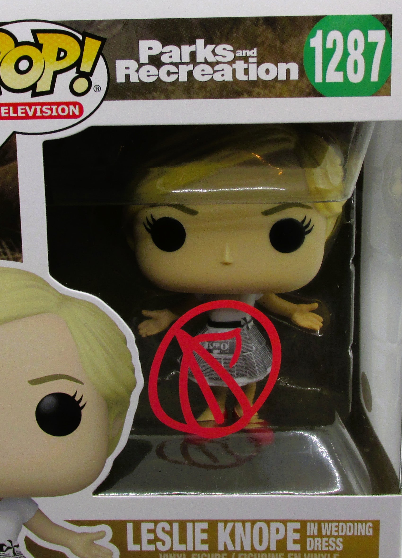 Leslie Knope (Amy Poehler) Signed Funko In Case With COA (A53801)(Parks and Rec)