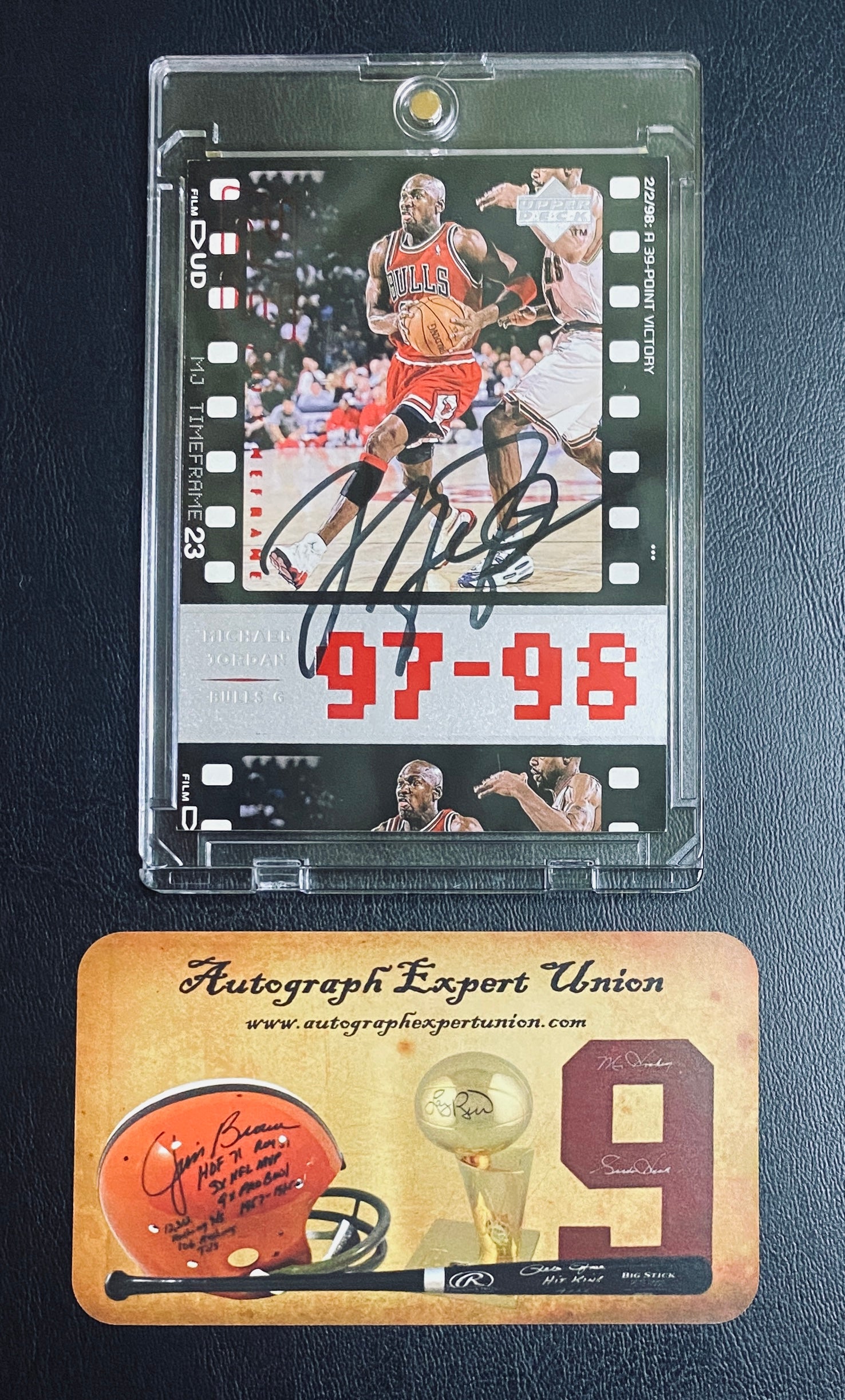 Michael Jordan Signed Card With COA (121019) (Bulls)