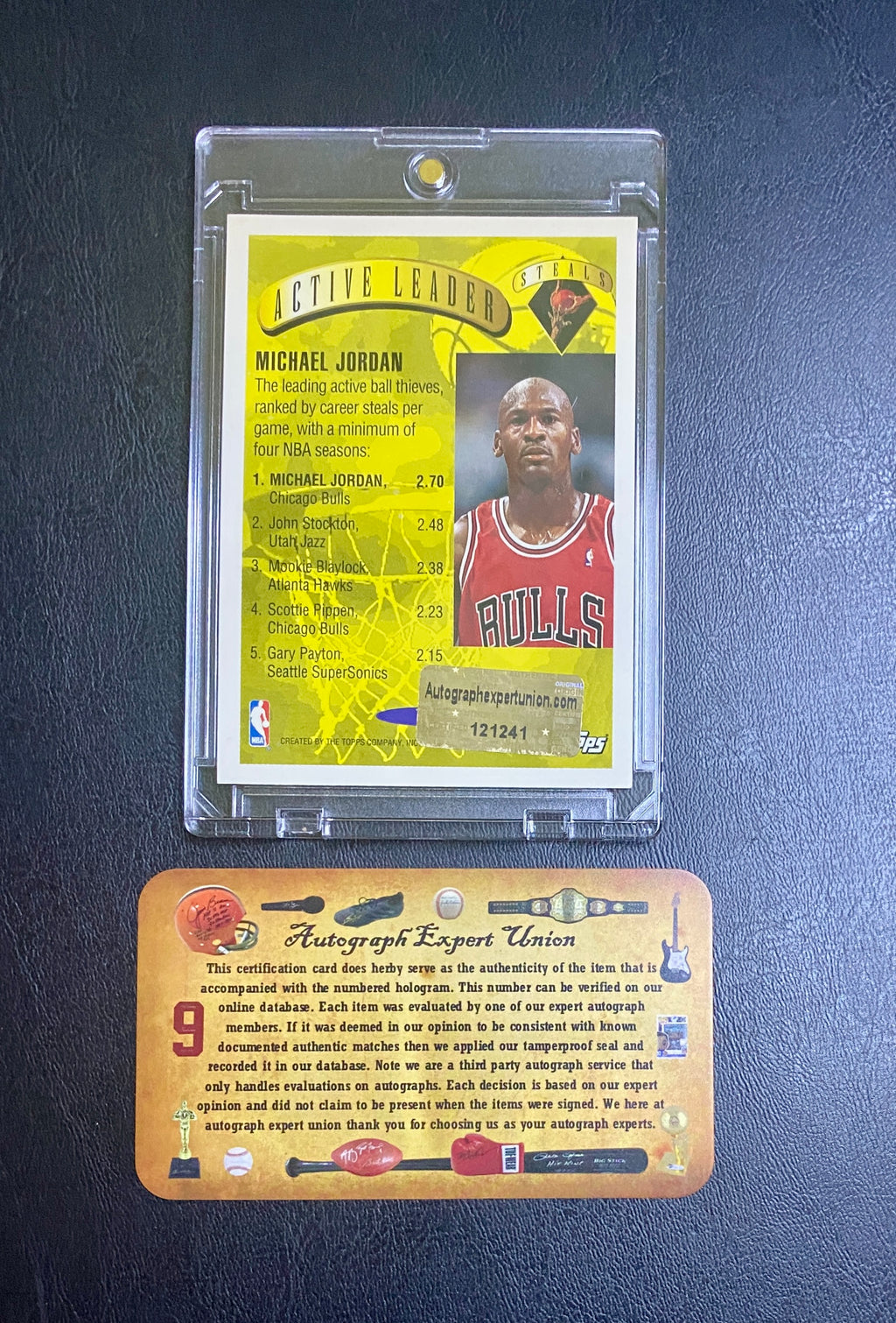 Michael Jordan Signed Card With COA (121241) (Bulls)