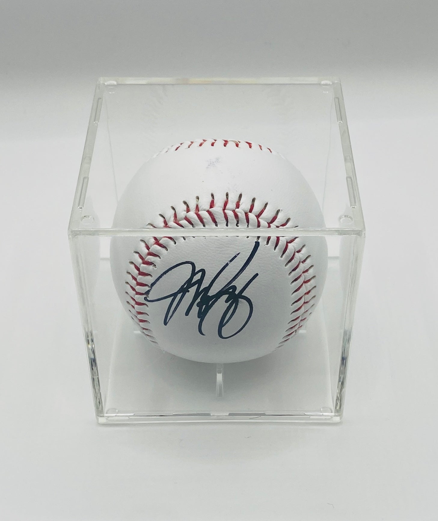 Mike Piazza Signed Baseball In Case With COA (984522) (Dodgers, Mets)
