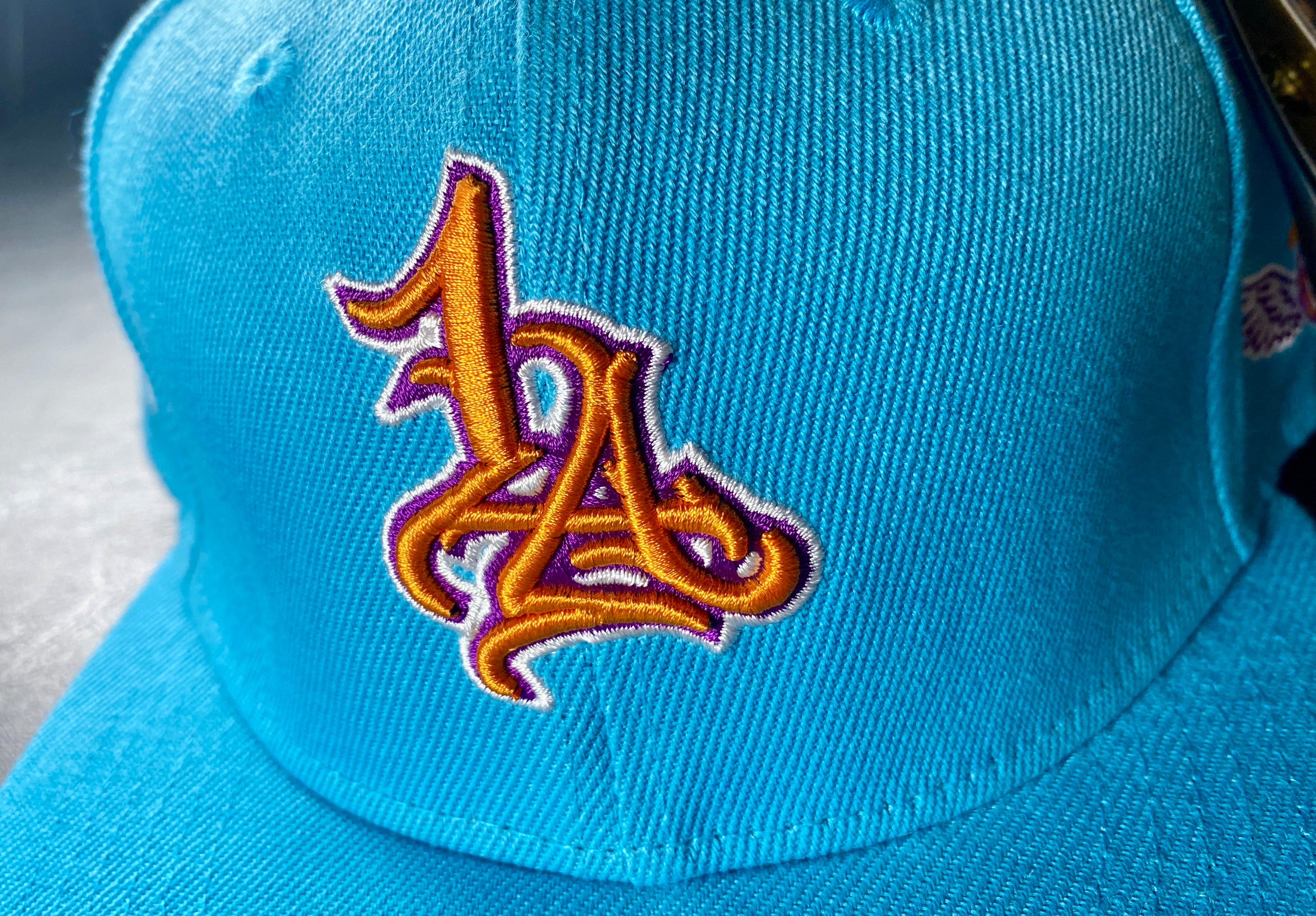 NWT - Youth Kobe Bryant Snapback Hat (Lakers)