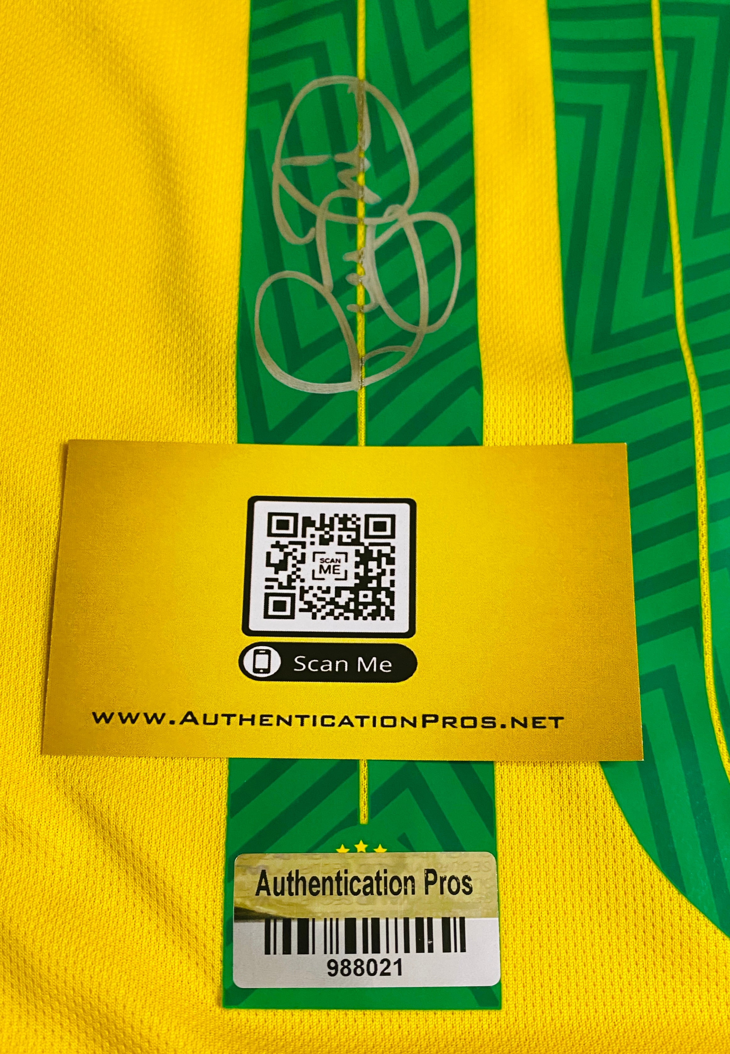 Neymar Jr Signed Jersey With COA (988021) (Brazil)