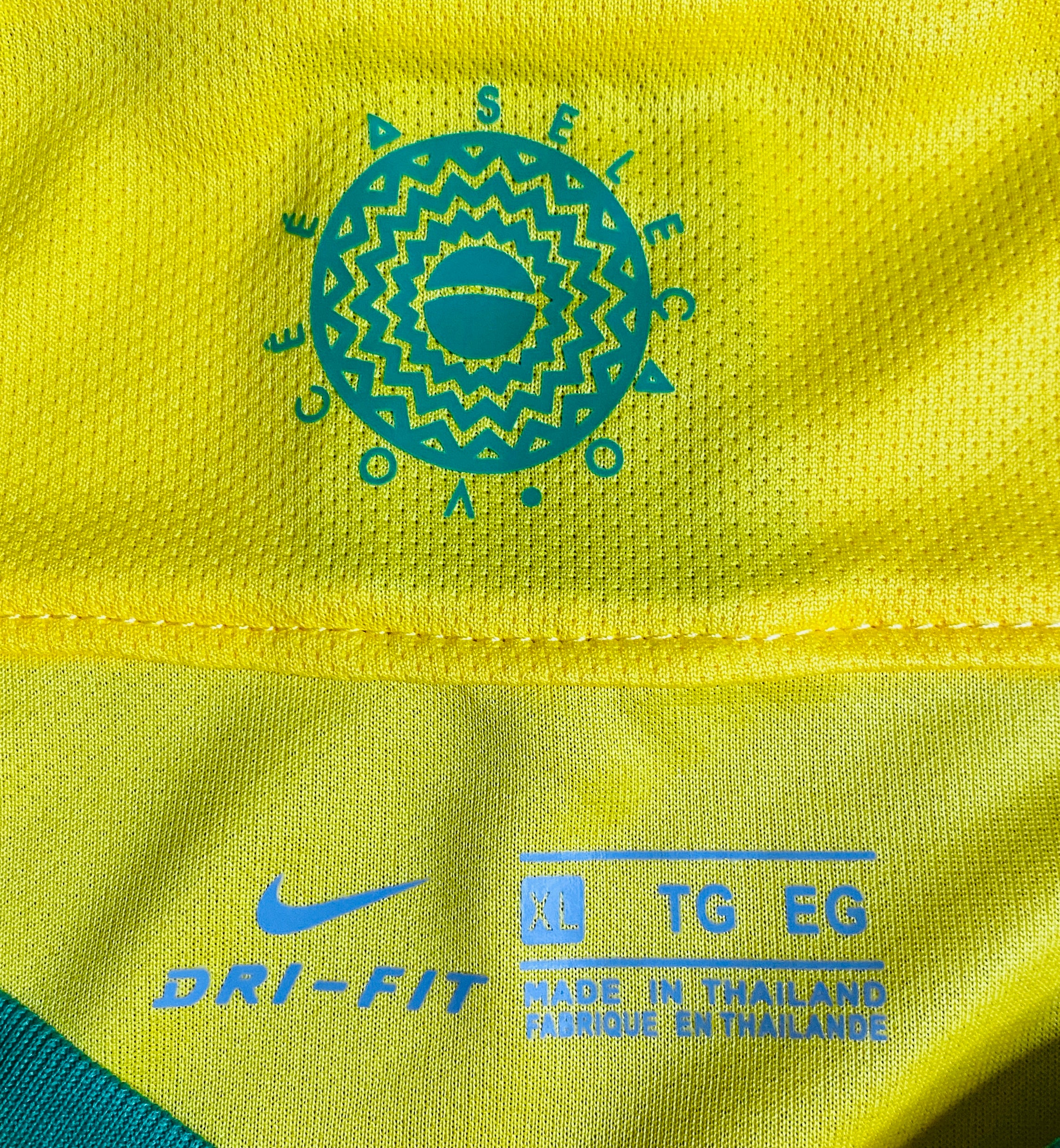 Neymar Jr Signed Jersey With COA (988021) (Brazil)