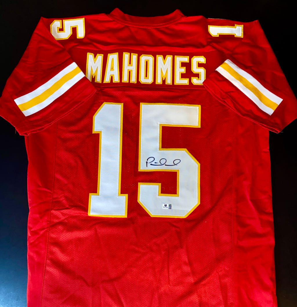 Patrick Mahomes Signed Jersey With COA (GV912204) (Chiefs)