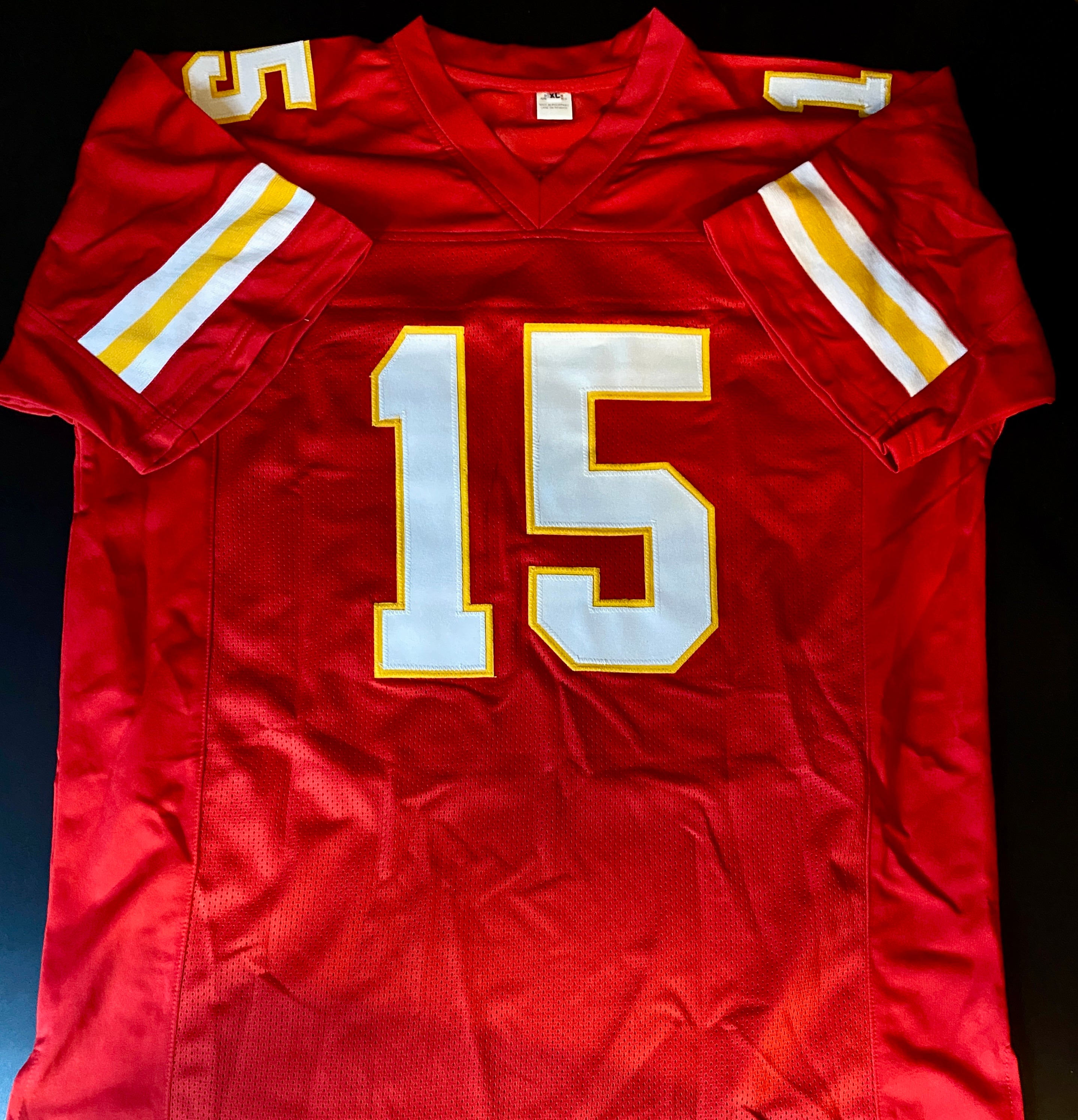 Patrick Mahomes Signed Jersey With COA (GV912204) (Chiefs)