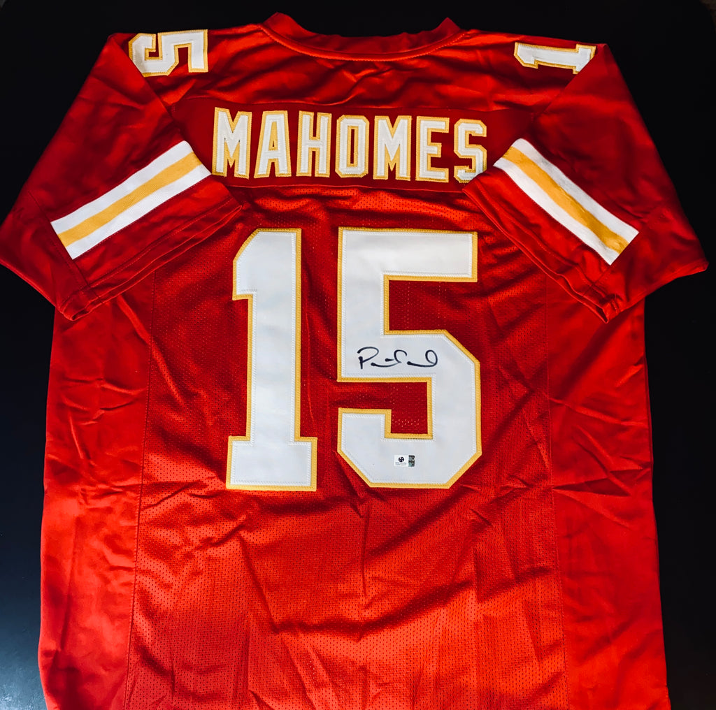 Patrick Mahomes Signed and Framed Jersey With COA (GV912217) (Chiefs)