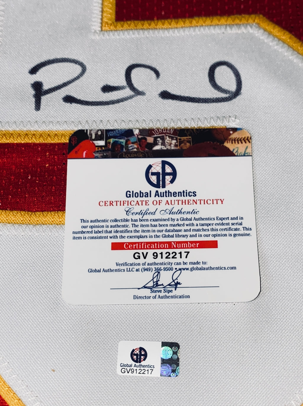 Patrick Mahomes Signed and Framed Jersey With COA (GV912217) (Chiefs)