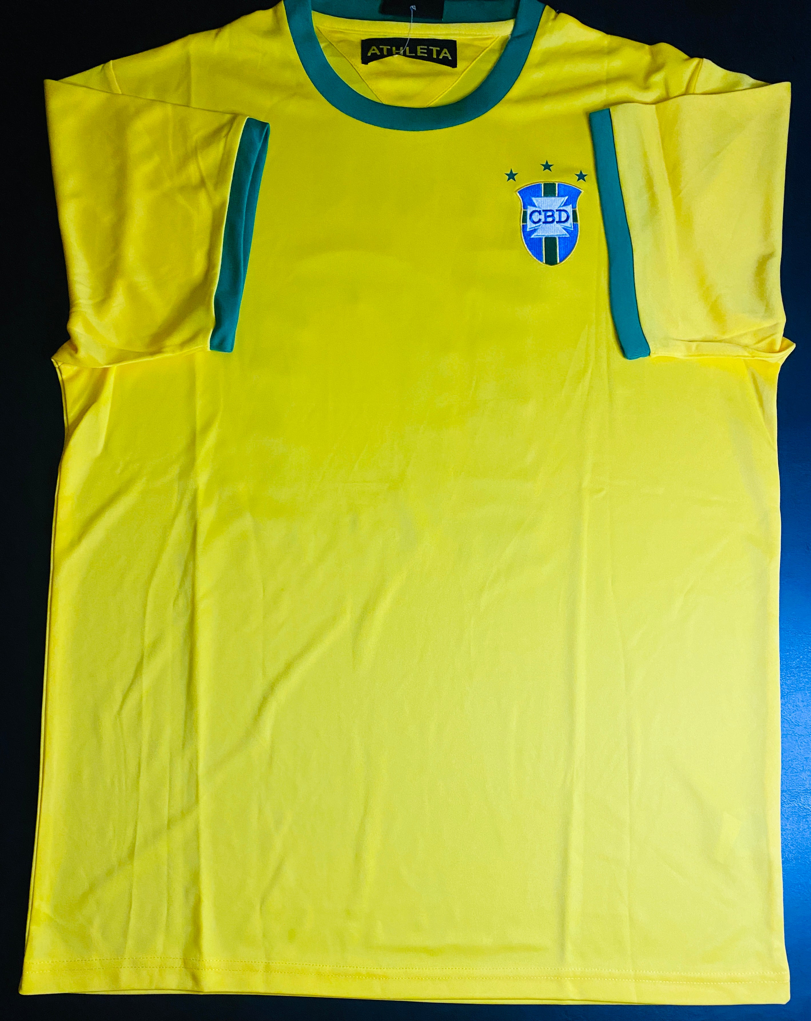 Pele Signed Jersey With COA (988010) (Brazil)