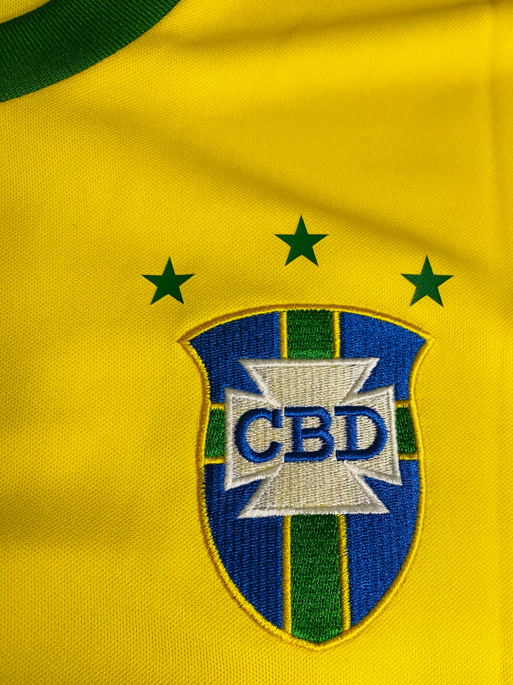 Pele Signed Jersey With COA (988010) (Brazil)