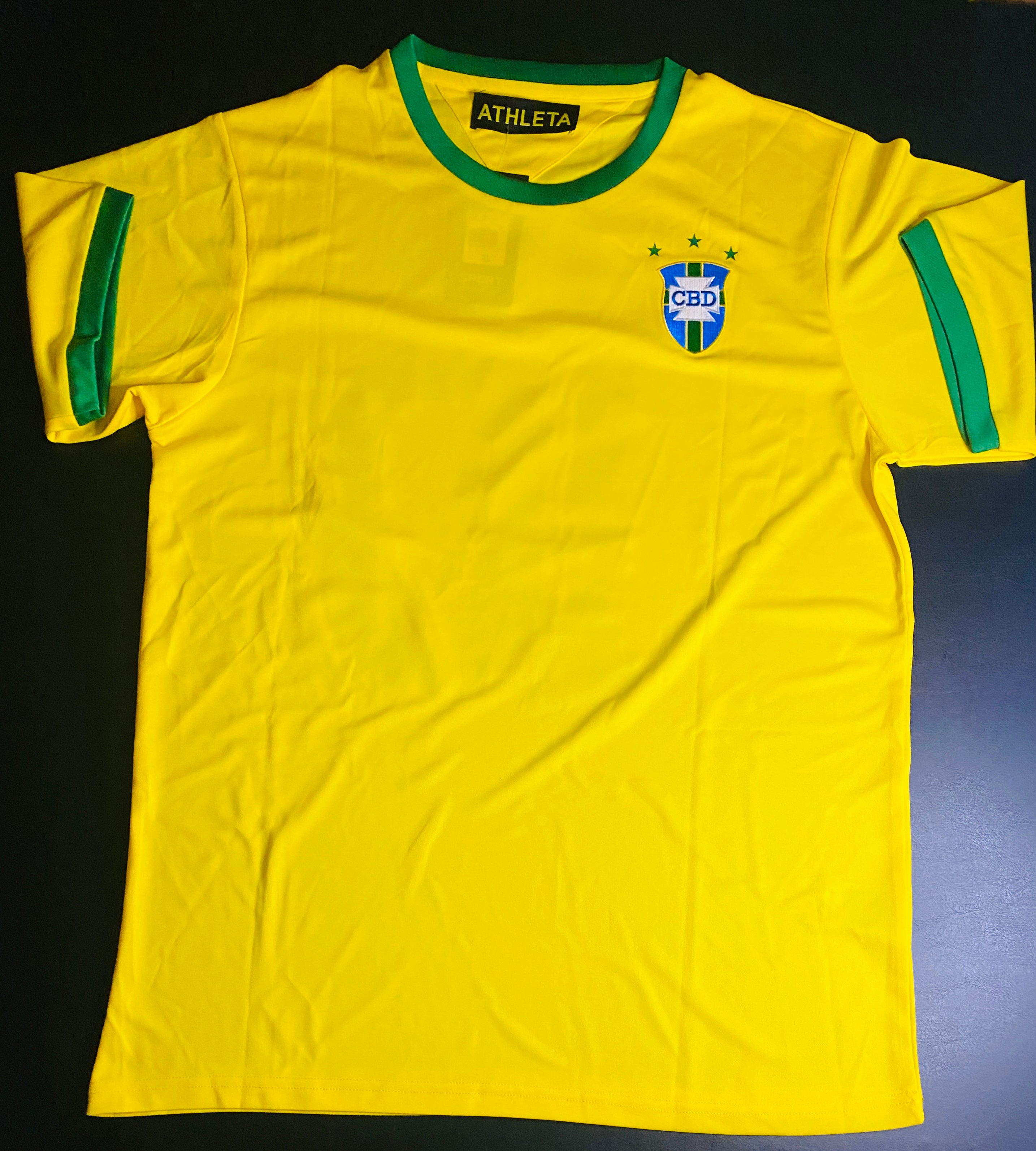 Pele Signed Jersey With COA (988017) (Brazil)