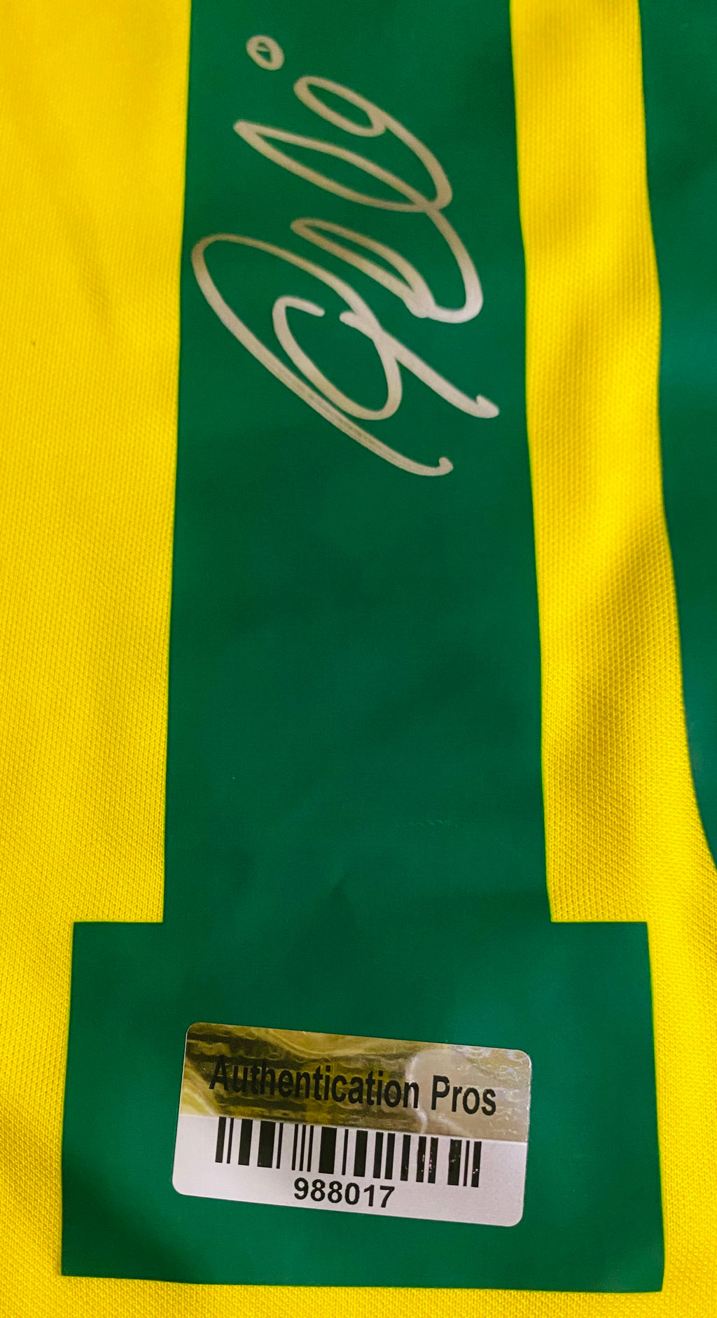 Pele Signed Jersey With COA (988017) (Brazil)