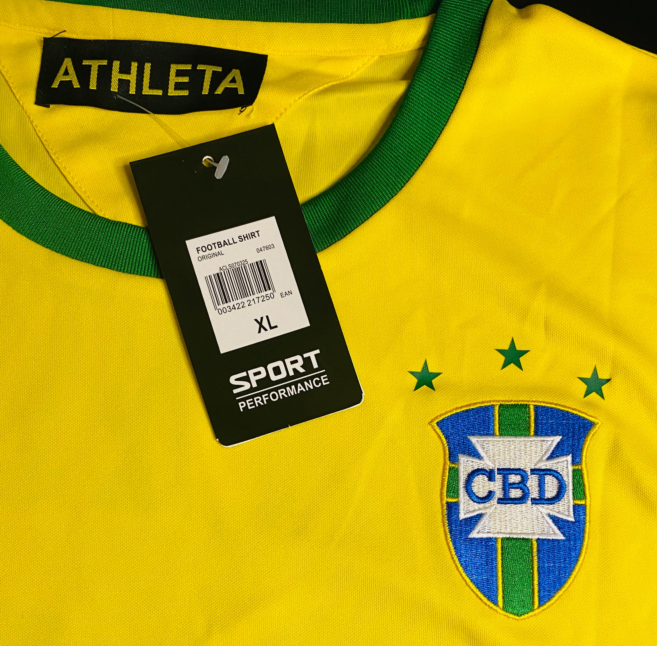 Pele Signed Jersey With COA (988017) (Brazil)
