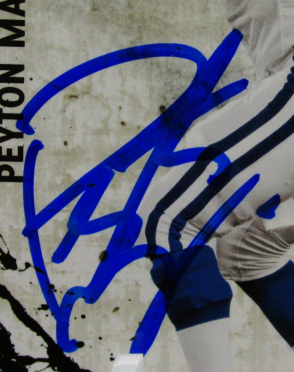 Peyton Manning Signed Card With COA (109352) (Colts)