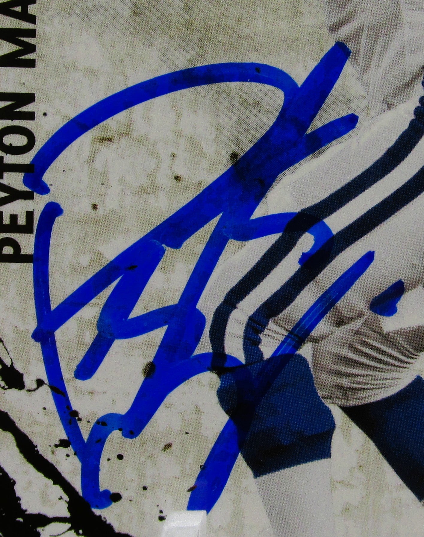 Peyton Manning Signed Card With COA (109352) (Colts)