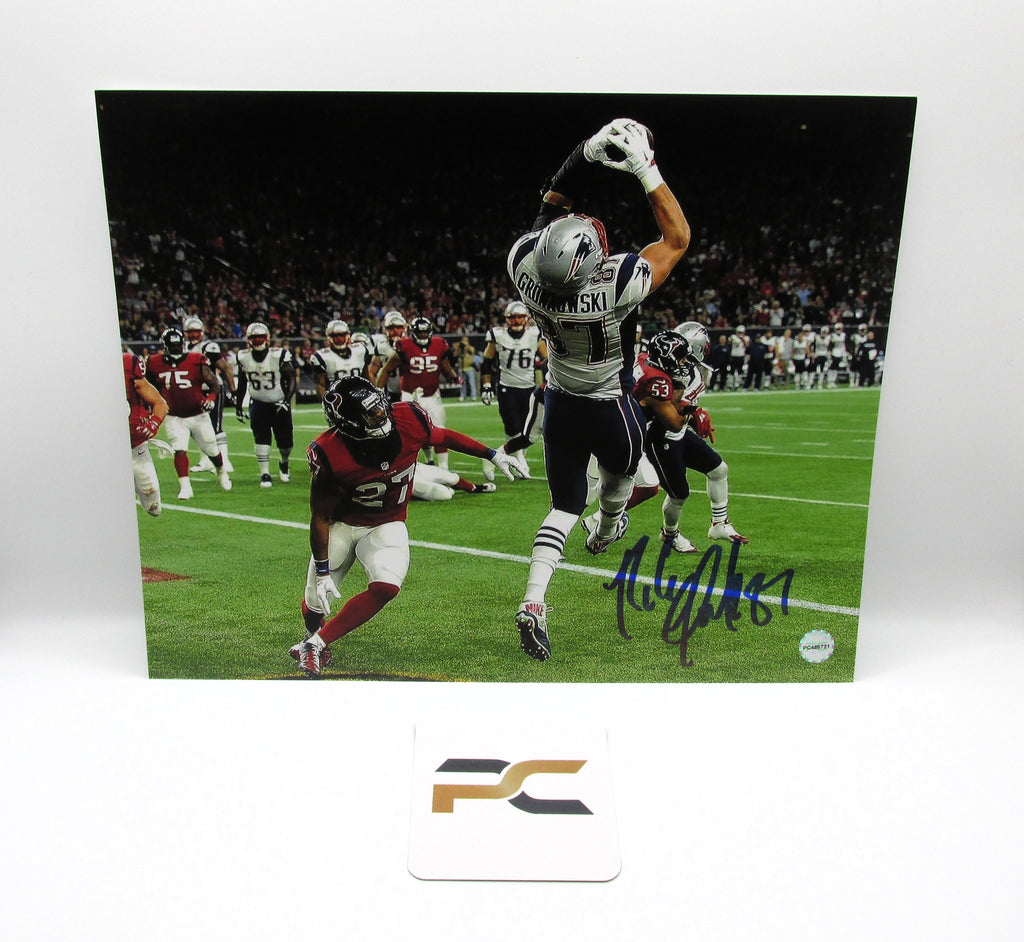 Rob Gronkowski Signed 8x10 Photo With COA (PC486721) (Patriots)